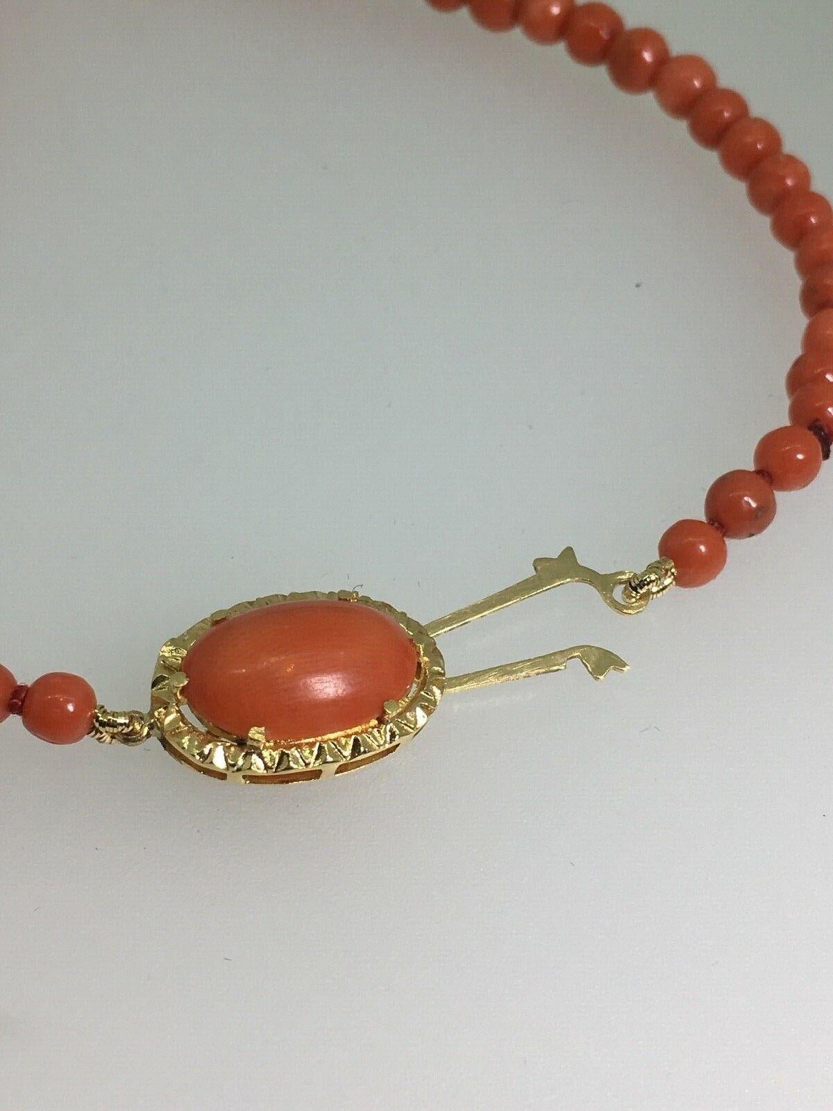 Women's Mediterranean Natural Dusty Pinkish Red Coral 18K 18ct 750 Gold Necklace For Sale
