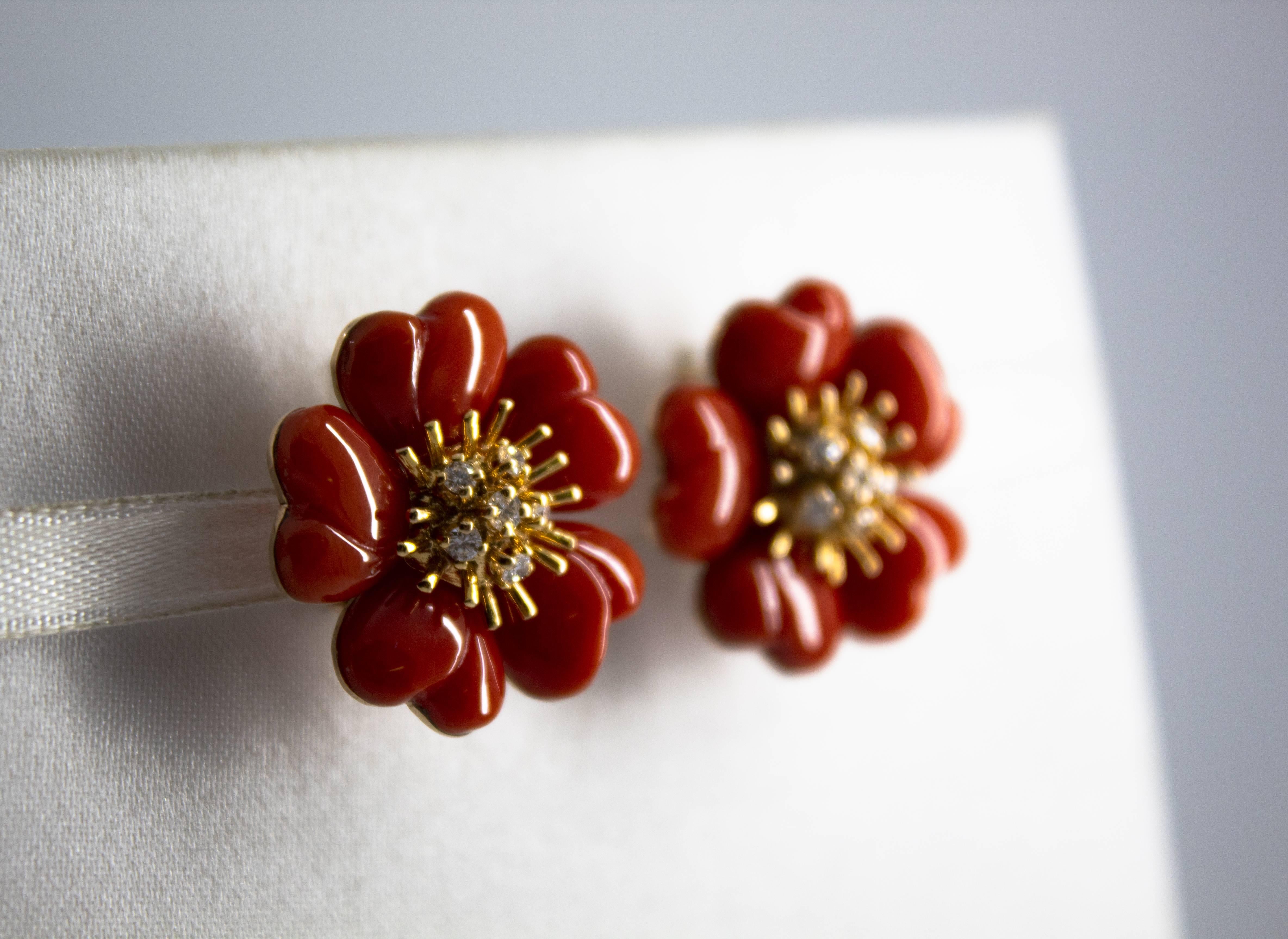 Mediterranean Red Coral 0.40 Carat Diamond Yellow Gold Clip-On Flowers Earrings 2