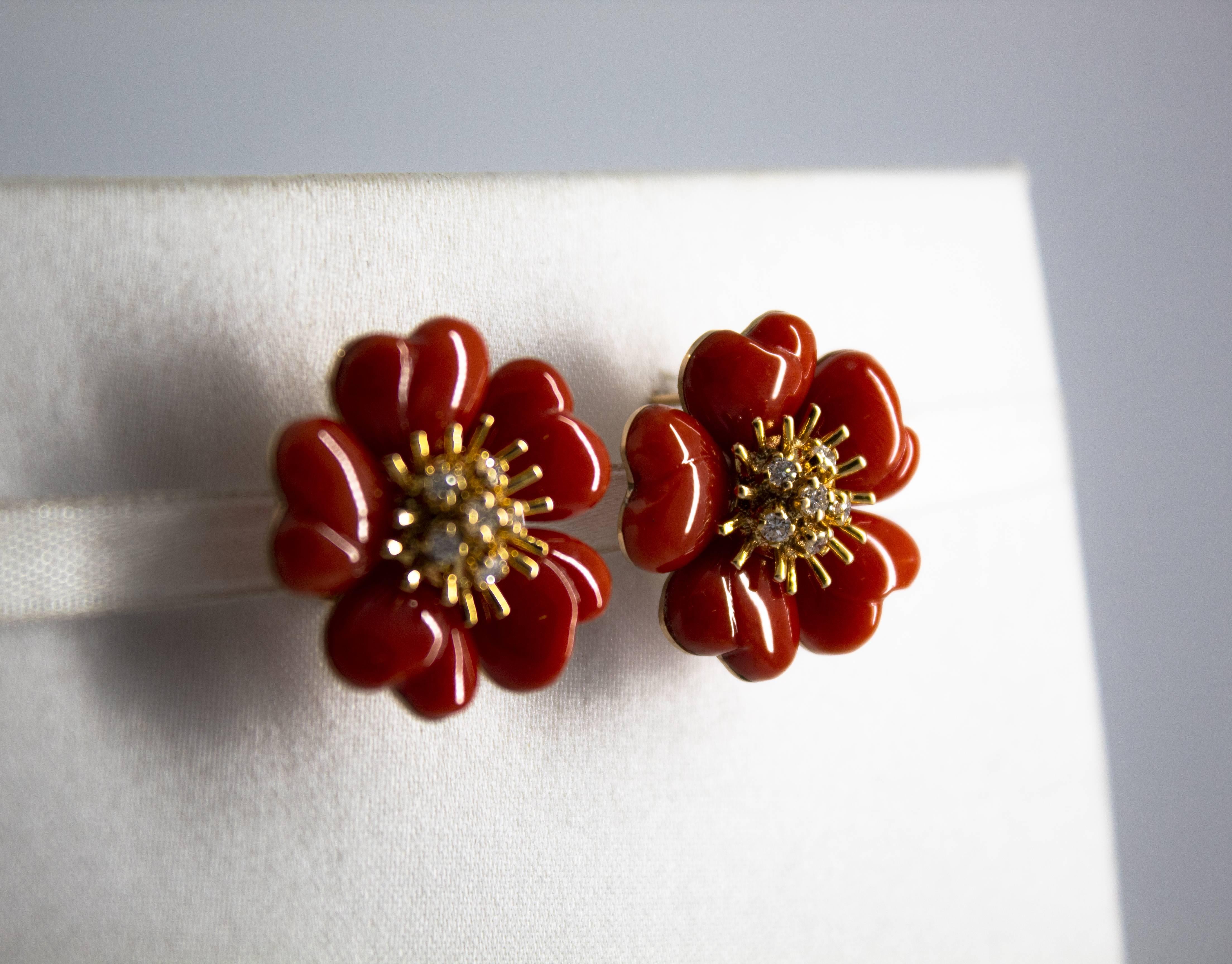 Mediterranean Red Coral 0.40 Carat Diamond Yellow Gold Clip-On Flowers Earrings 3