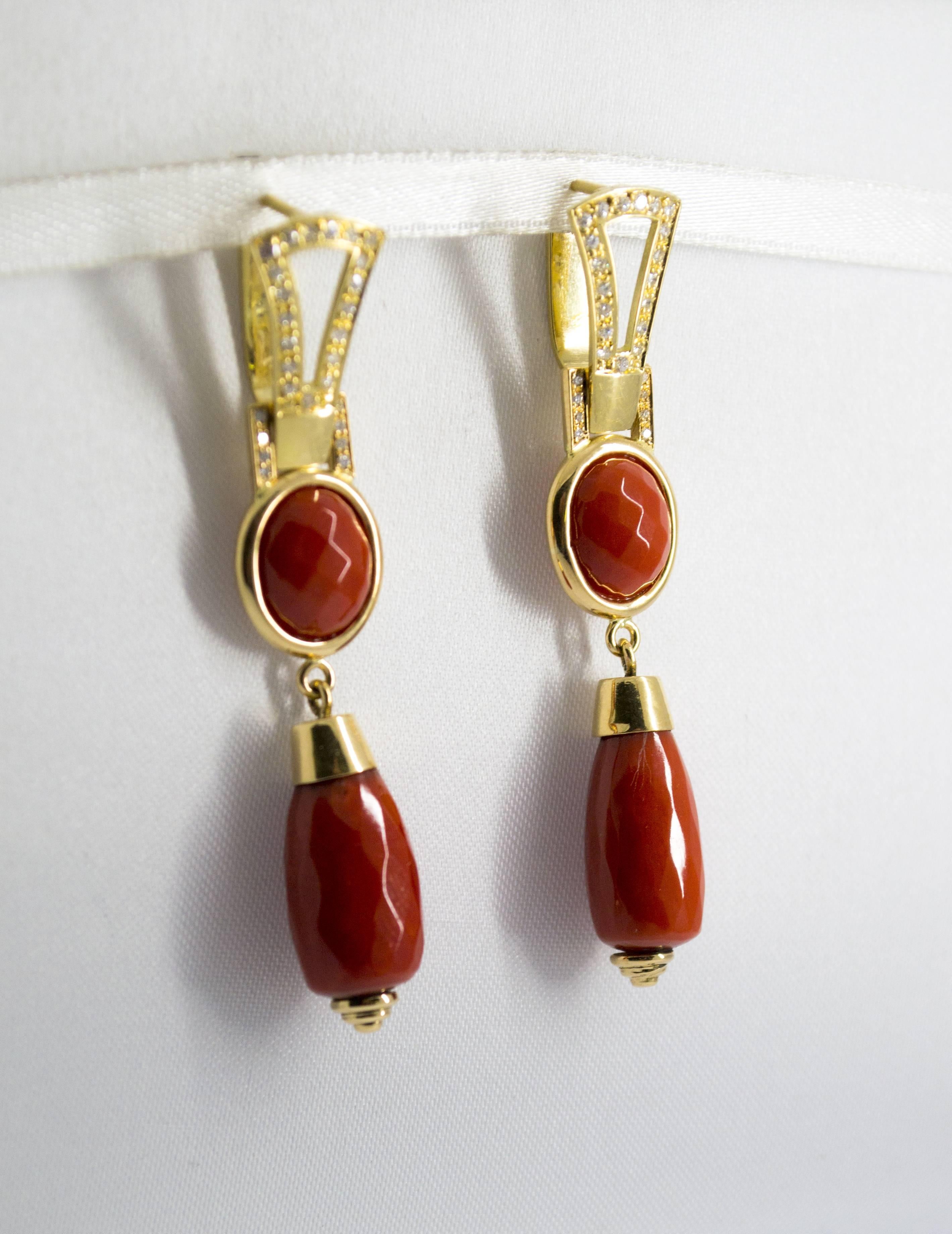 Women's or Men's Mediterranean Red Coral 0.40 Carat White Diamond Yellow Gold Lever-Back Earrings