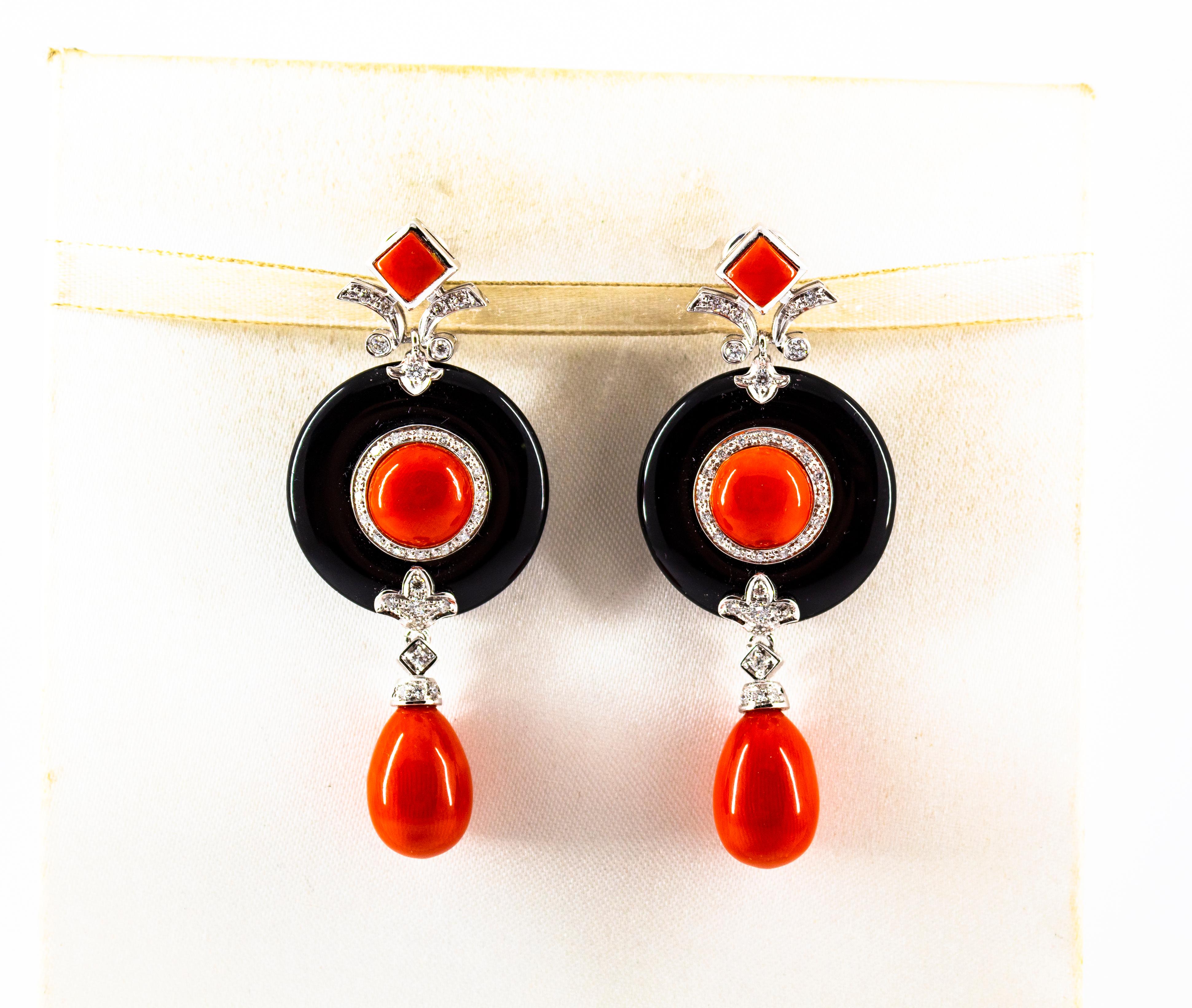 Pendientes de gota de coral rojo mediterráneo 0,95 quilates diamante blanco ónix oro blanco Corte brillante en venta