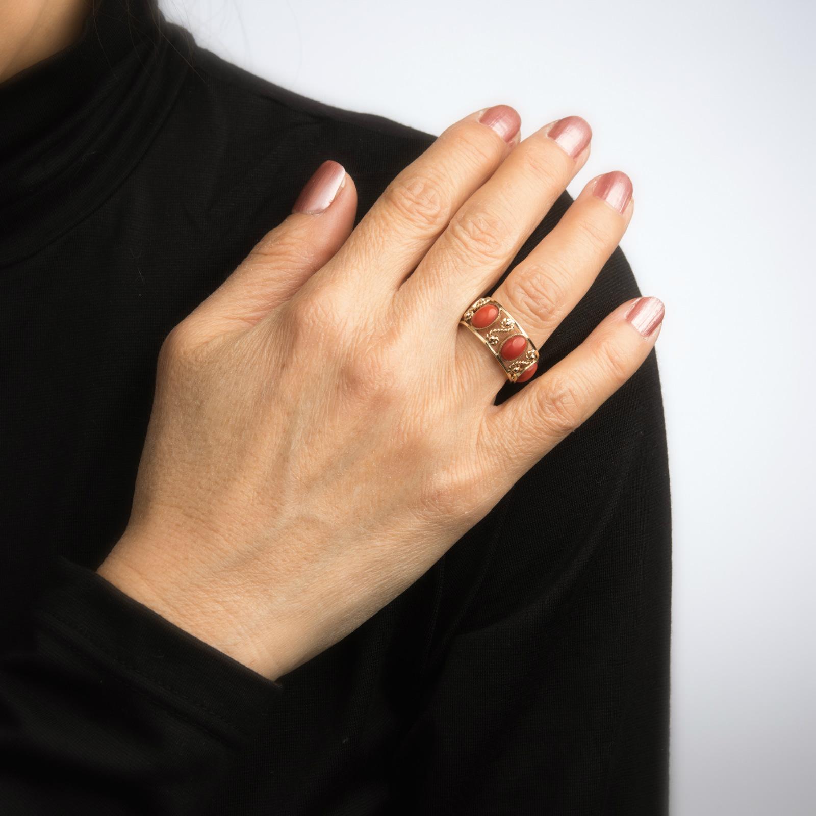 Mediterraner roter Koralle Ewigkeitsring Vintage 14k Gelbgold Nachlass fein Damen