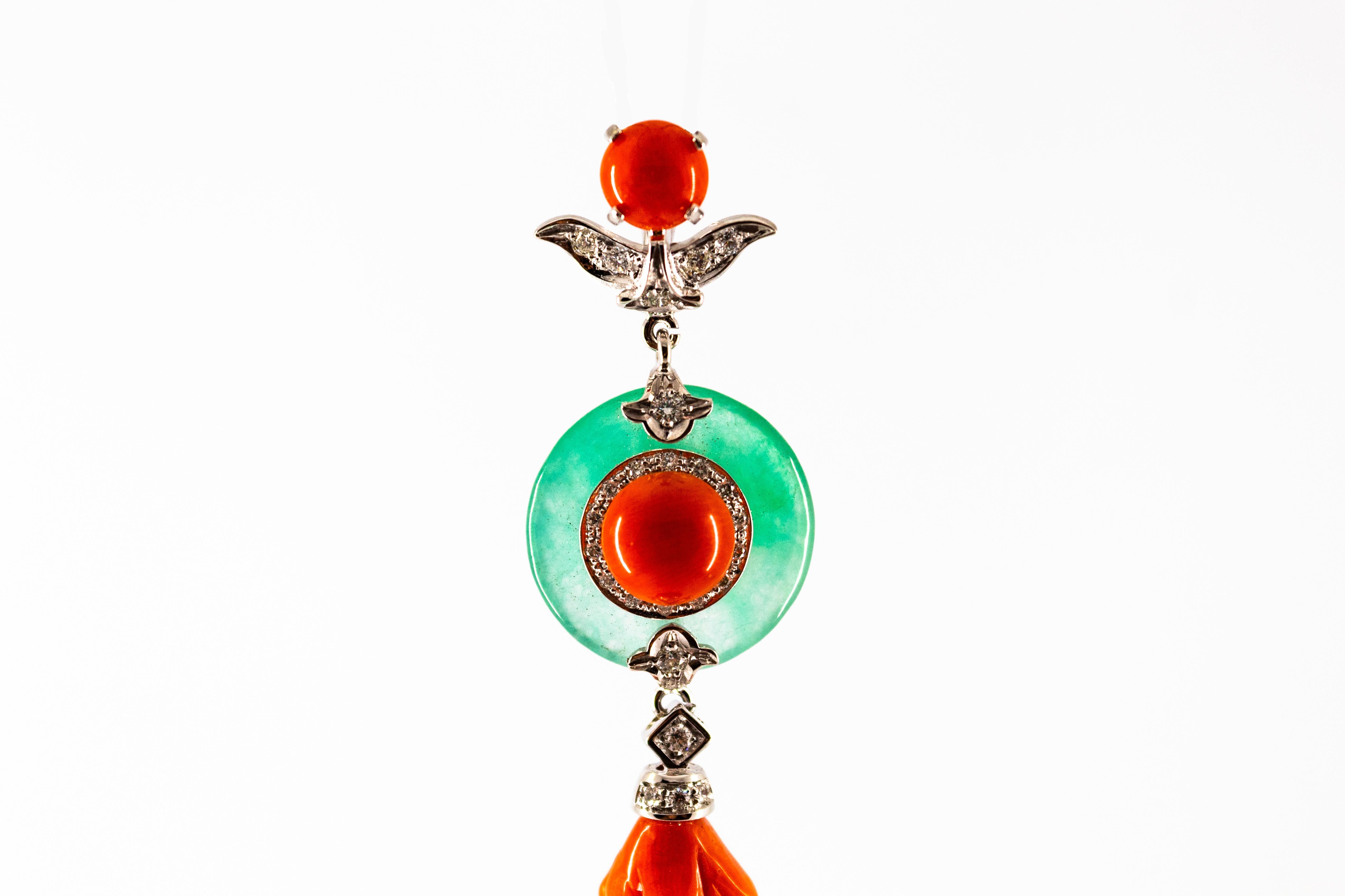 Pendentif méditerranéen en or blanc avec corail rouge, jade et diamants blancs de 0,32 carat Neuf - En vente à Naples, IT