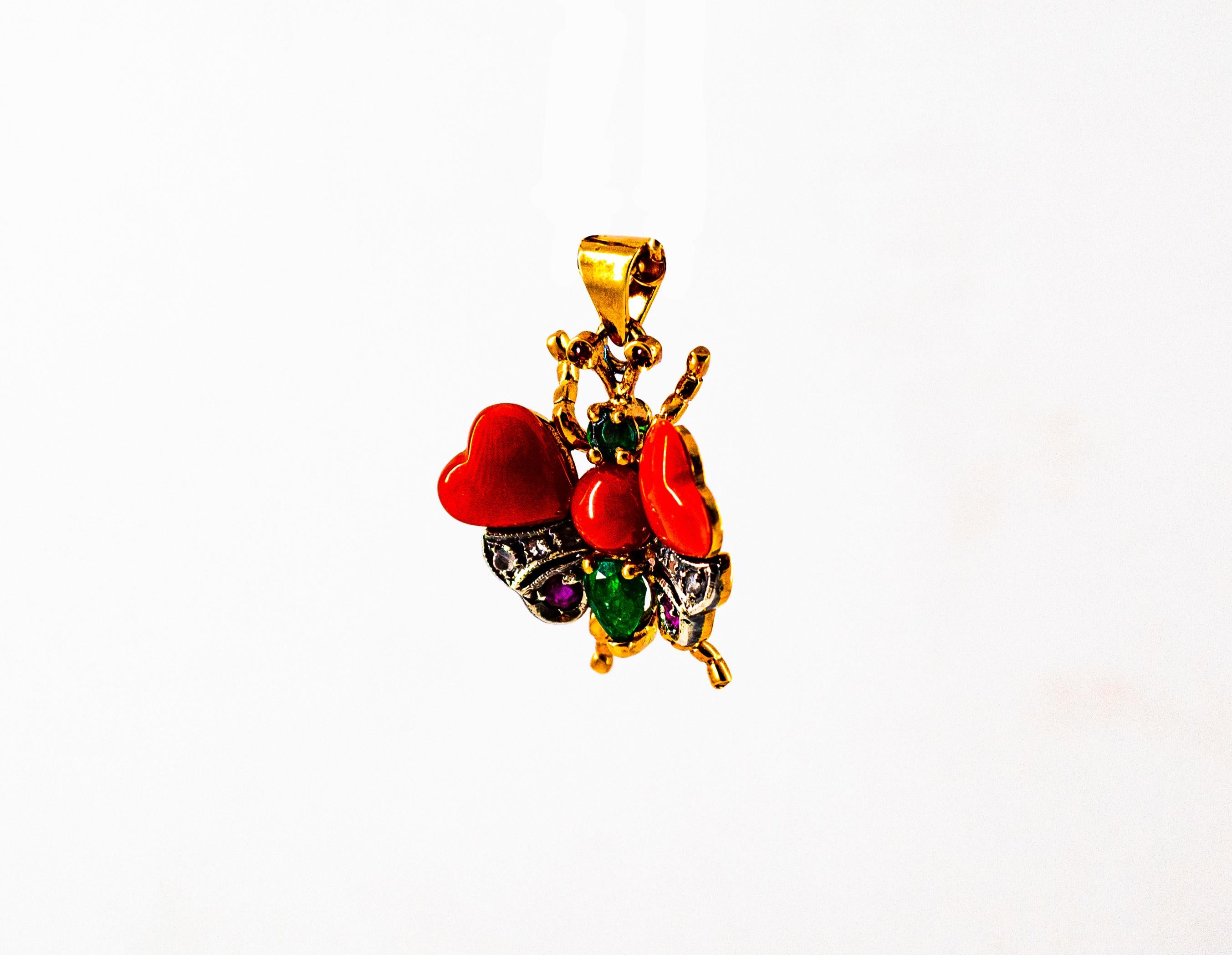 Ciondolo a forma di farfalla in oro giallo, corallo rosso mediterraneo, diamante bianco e rubino smeraldo in vendita 1