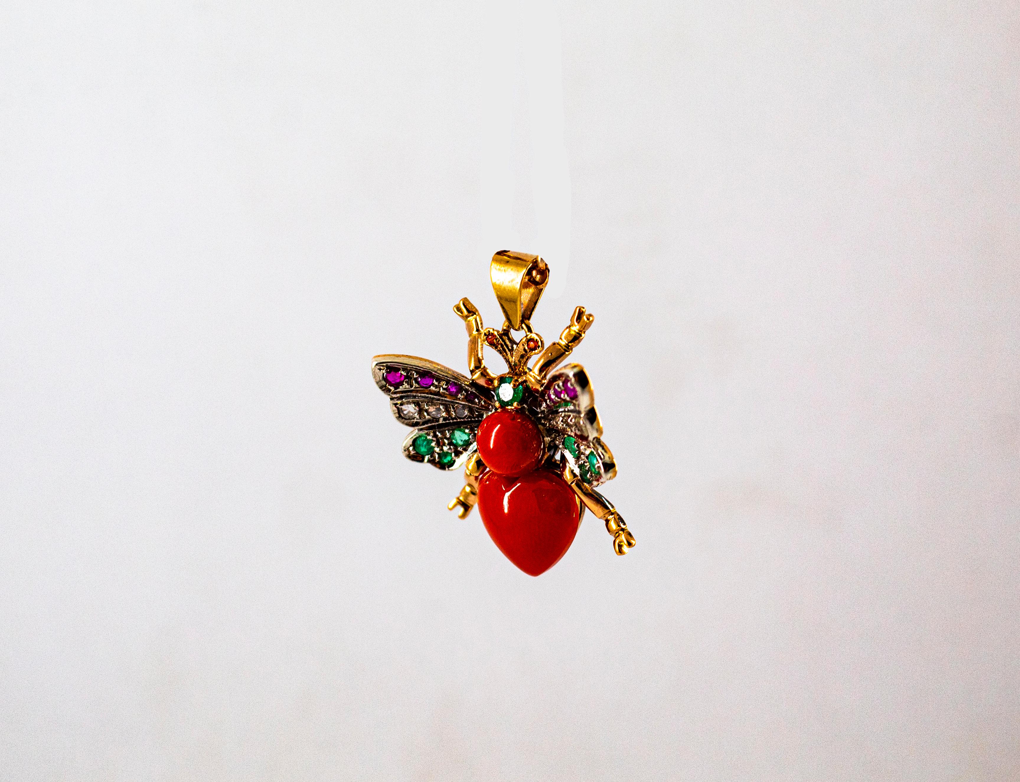 Ciondolo a forma di farfalla in oro giallo, corallo rosso mediterraneo, diamante bianco e rubino smeraldo in vendita 2