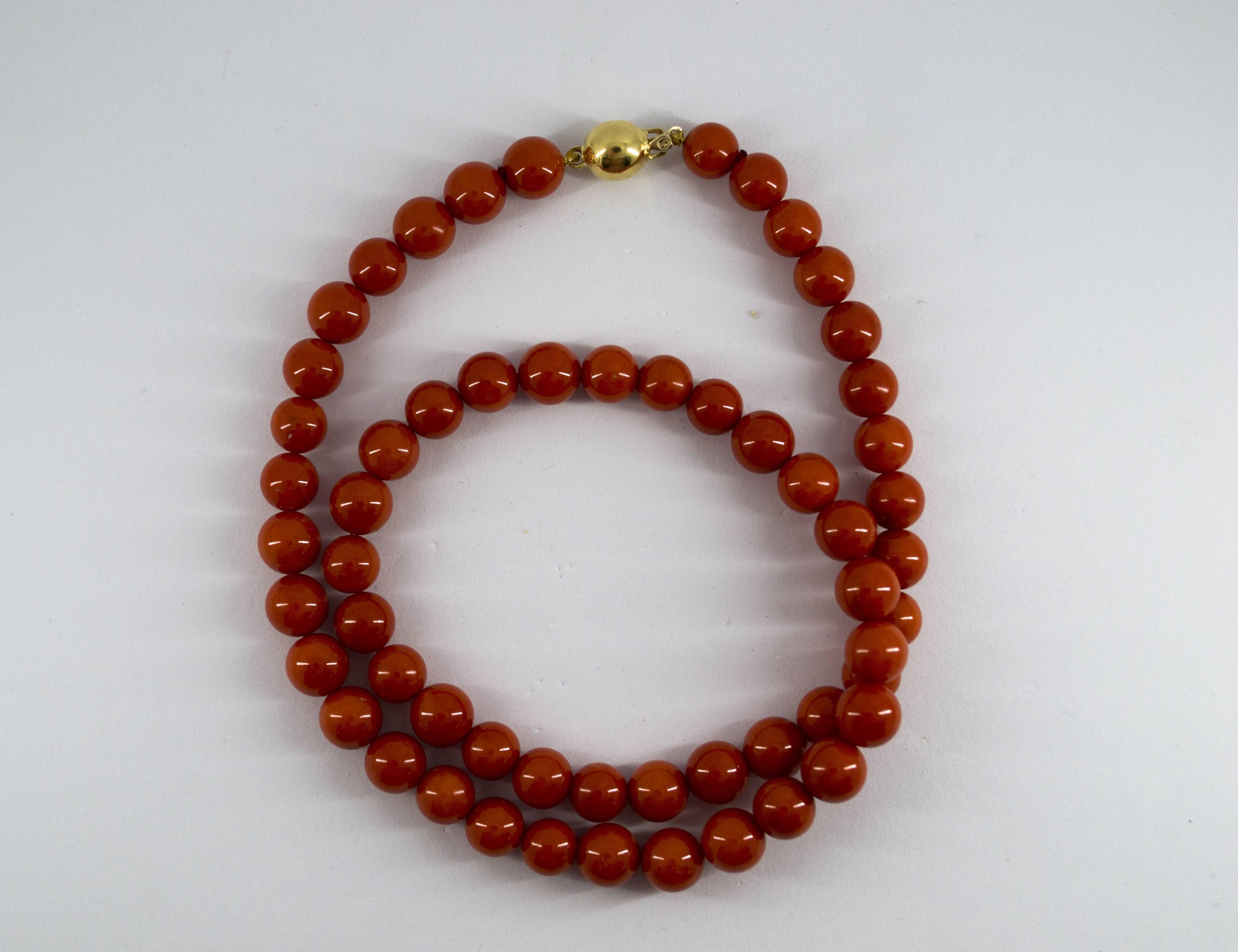 Renaissance Mediterranean Red Coral Yellow Gold Beaded Necklace