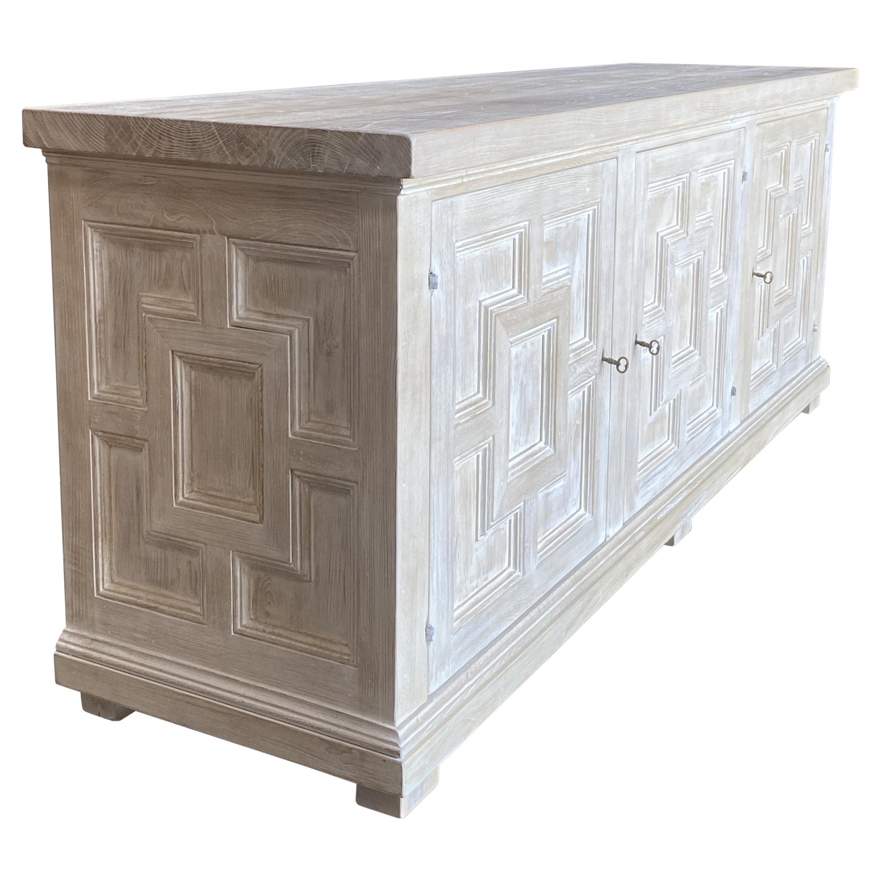 En stock
FORTE - Voici notre ligne exclusive de crédences de style méditerranéen - une affirmation architecturale forte, adoucie par une finition moderne.  Châtaignier italien massif et vieilli avec notre finition brossée 