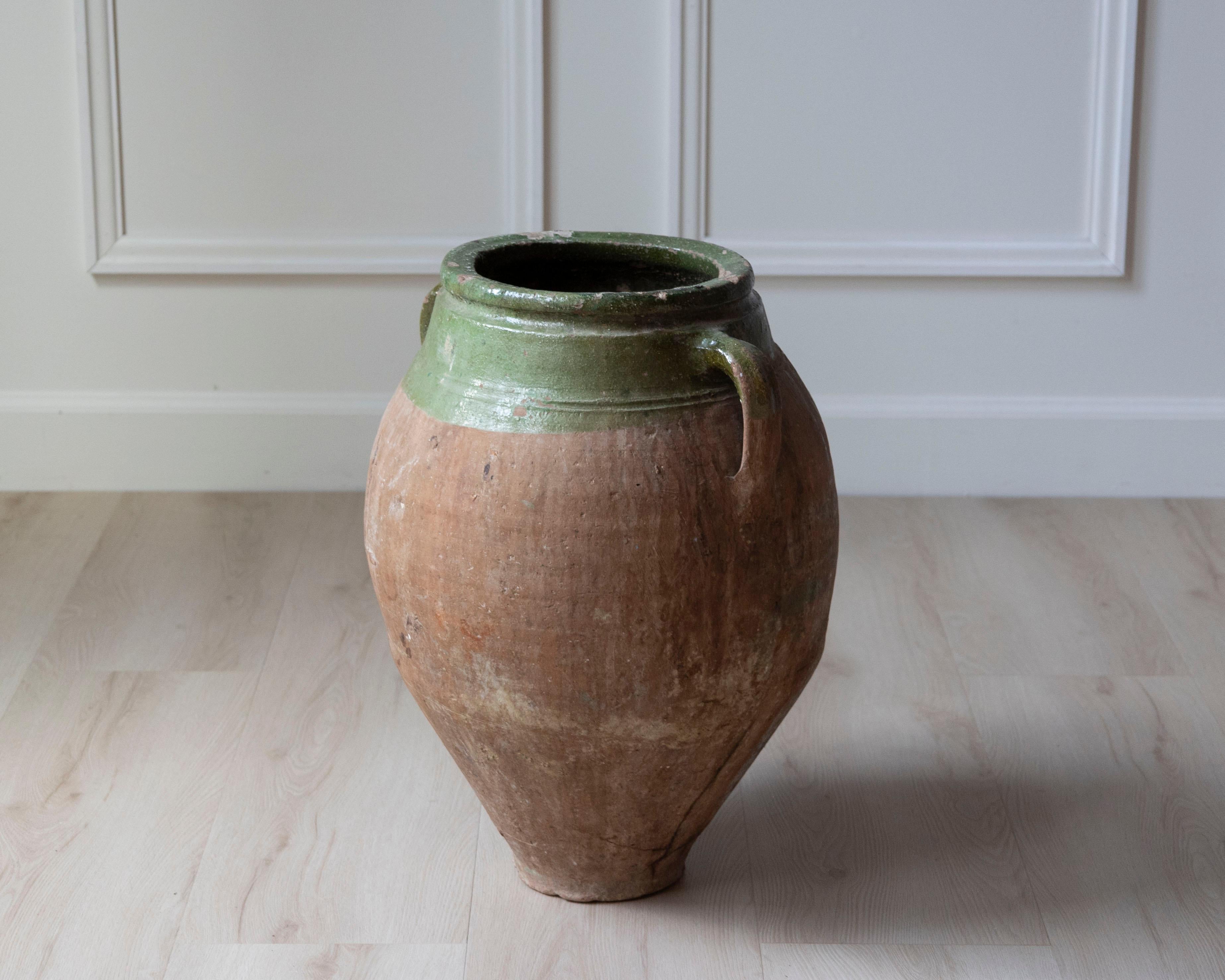Mediterranean Terracotta Jar with Green Glazed Rim, 19th Century For Sale 3