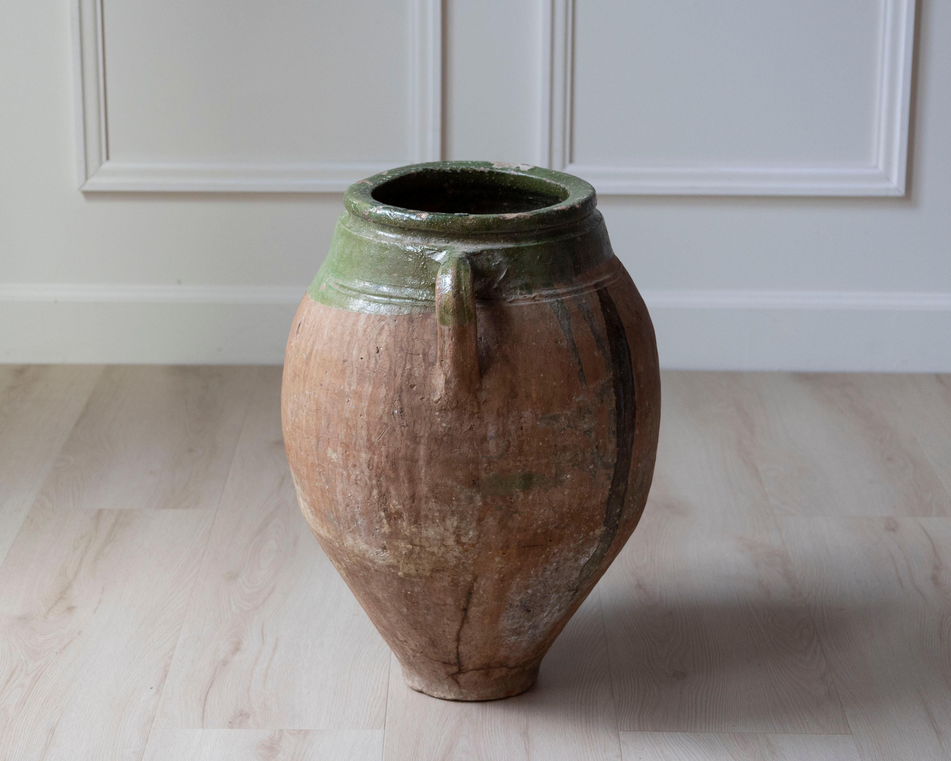 Mediterranean Terracotta Jar with Green Glazed Rim, 19th Century For Sale 4