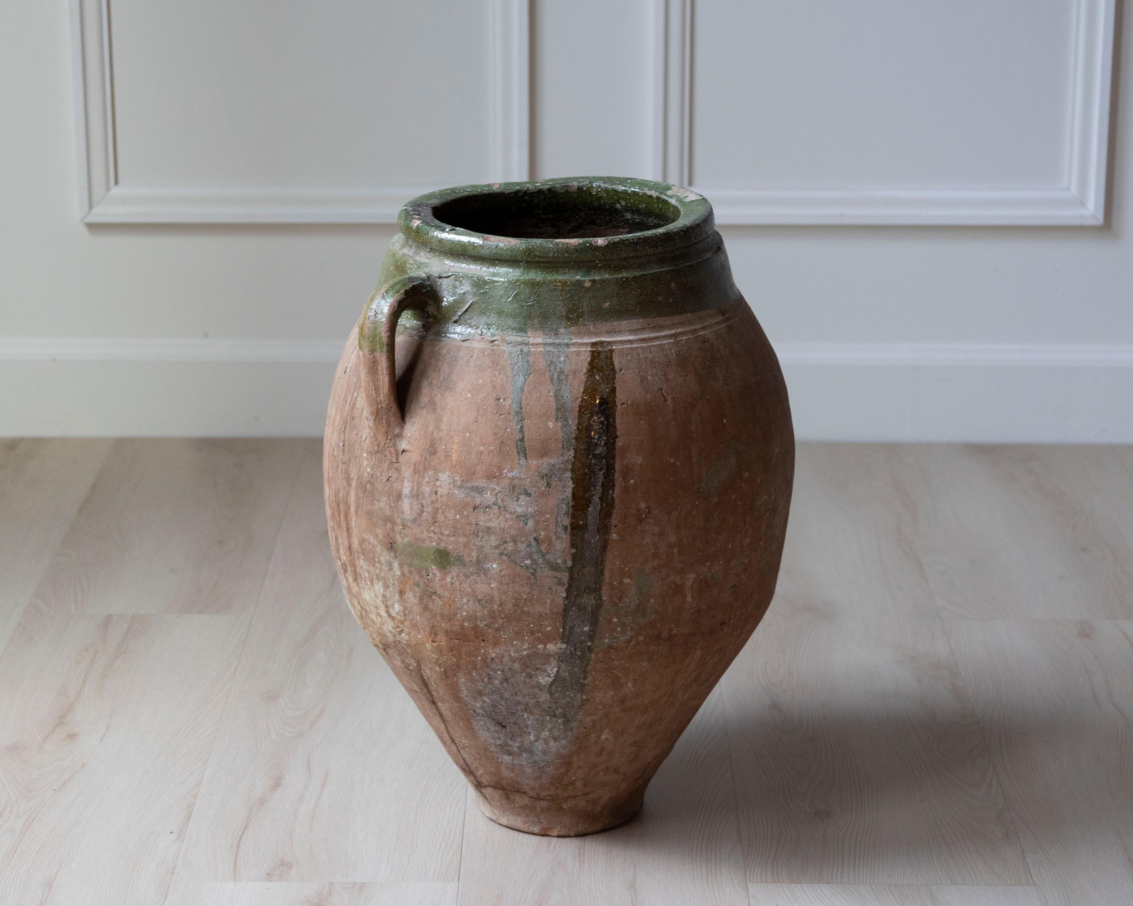 Mediterranean Terracotta Jar with Green Glazed Rim, 19th Century For Sale 5