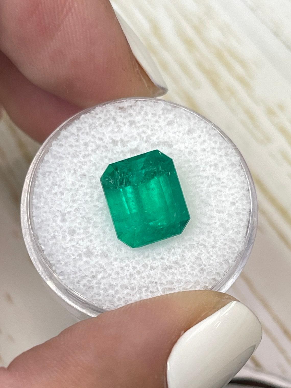 Women's Medium 4.50 Carat Classic Emerald Cut Muzo Colombian Emerald Gem - May Birthston