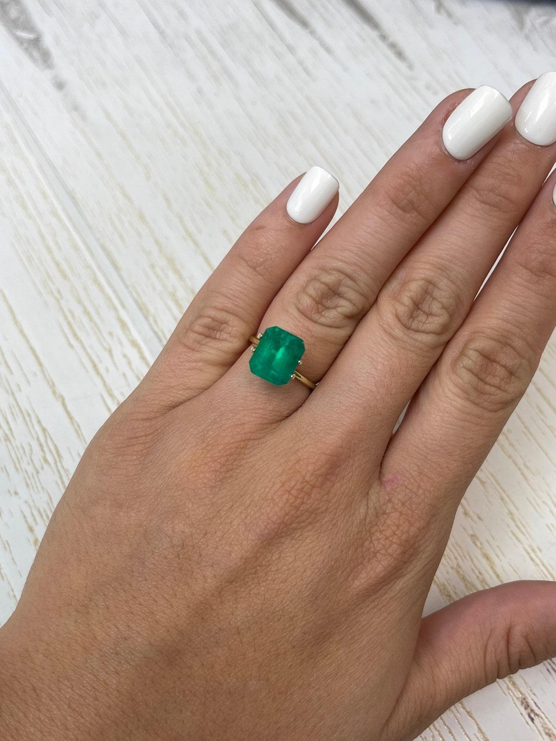 Medium 4.50 Carat Classic Emerald Cut Muzo Colombian Emerald Gem - May Birthston 3