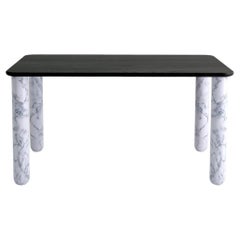 Mesa de comedor mediana "Sunday" de madera negra y mármol blanco, Jean-Baptiste Souletie