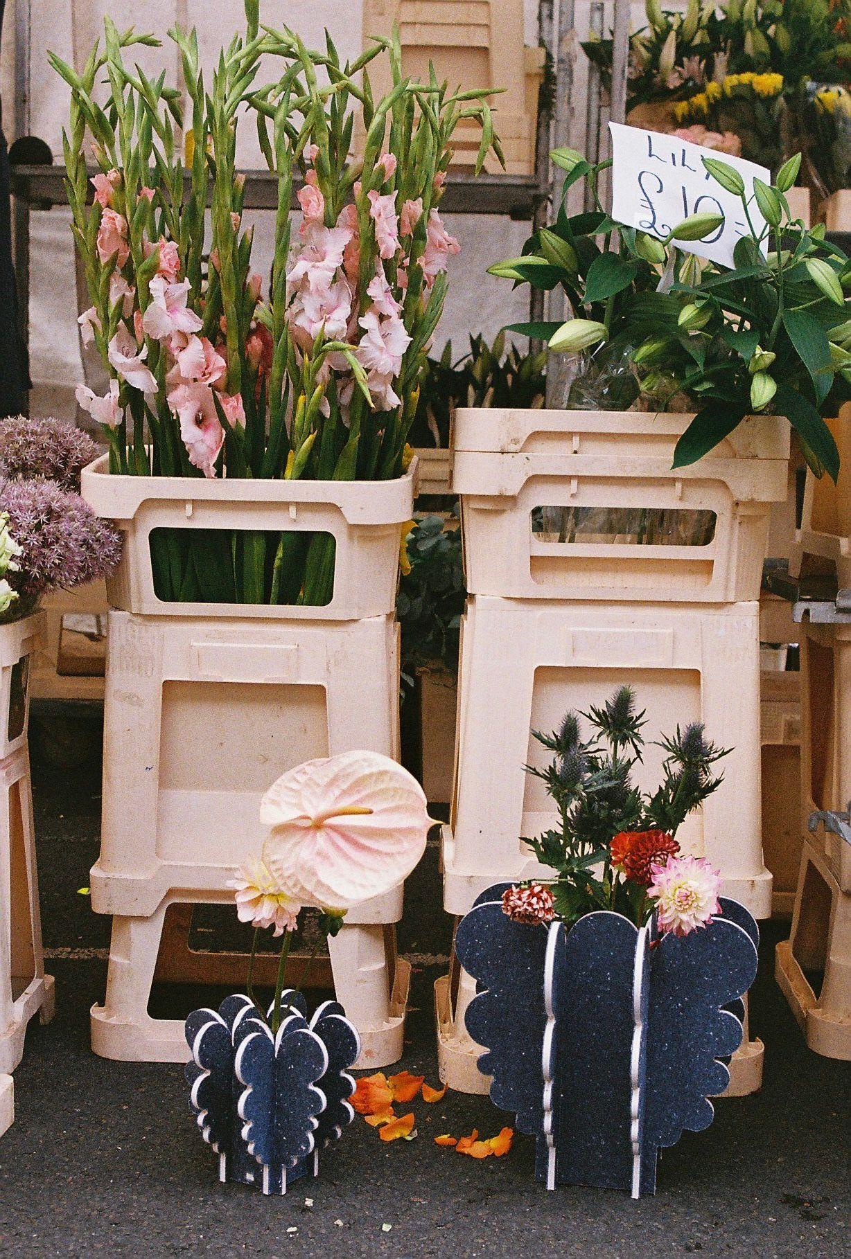 Postmoderno Vaso medio Blooming Cuts di EBBA Lindgren in vendita