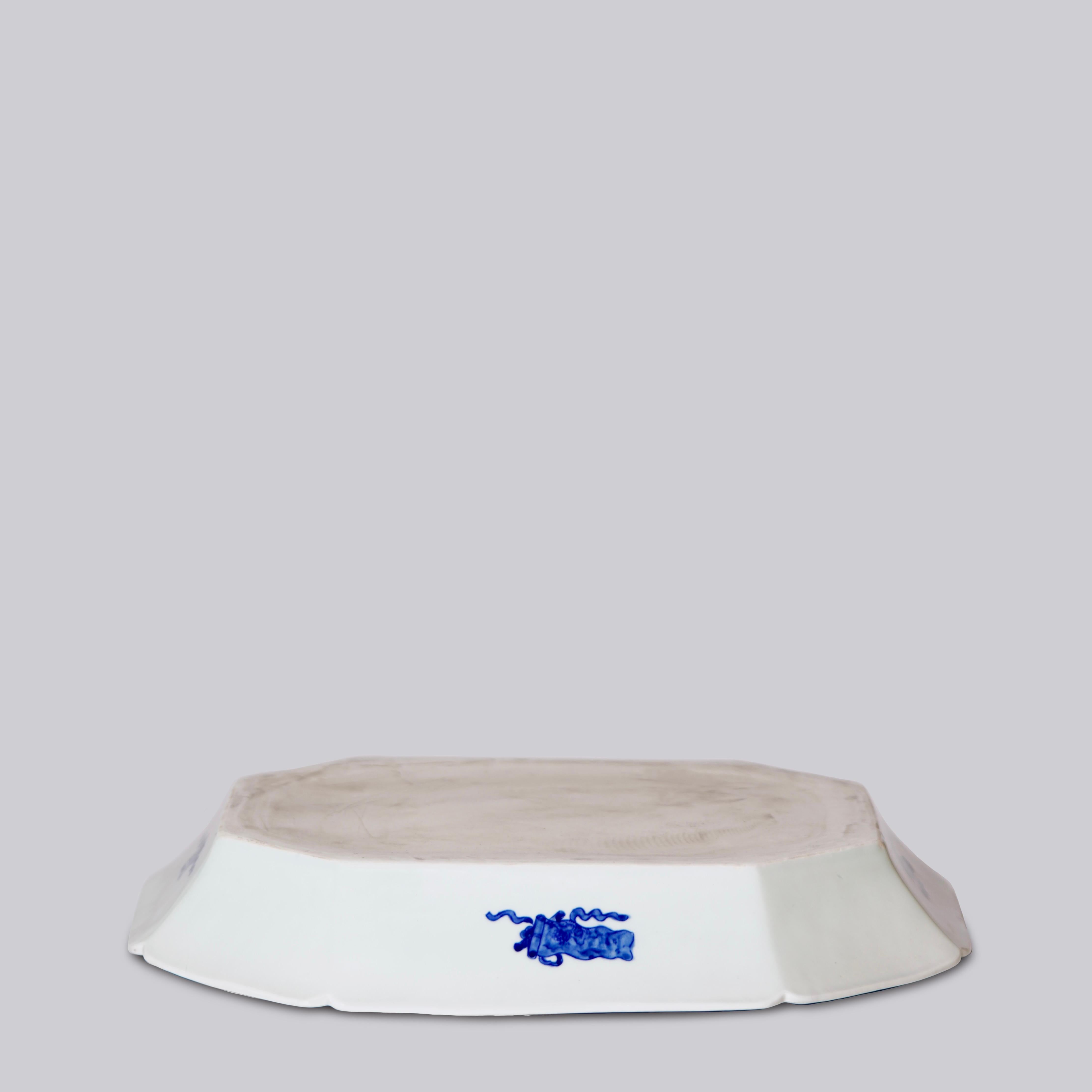 Cotto in fornace Piatto medio ottagonale in porcellana blu e bianco di Willow Ware in vendita