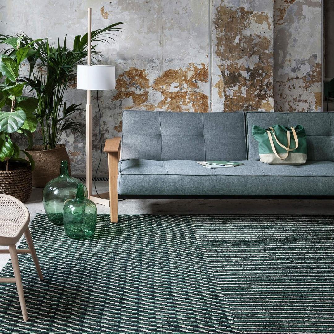 Medium 'Blur' Wool Kilim Rug by Ronan and Erwan Bouroullec for Nanimarquina

Fabricated from Afghan wool, 'Blur' is a hand-loomed kilim rug. The sequence of geometric shapes and repetition are definitive hallmarks of the Bouroullec brothers. The