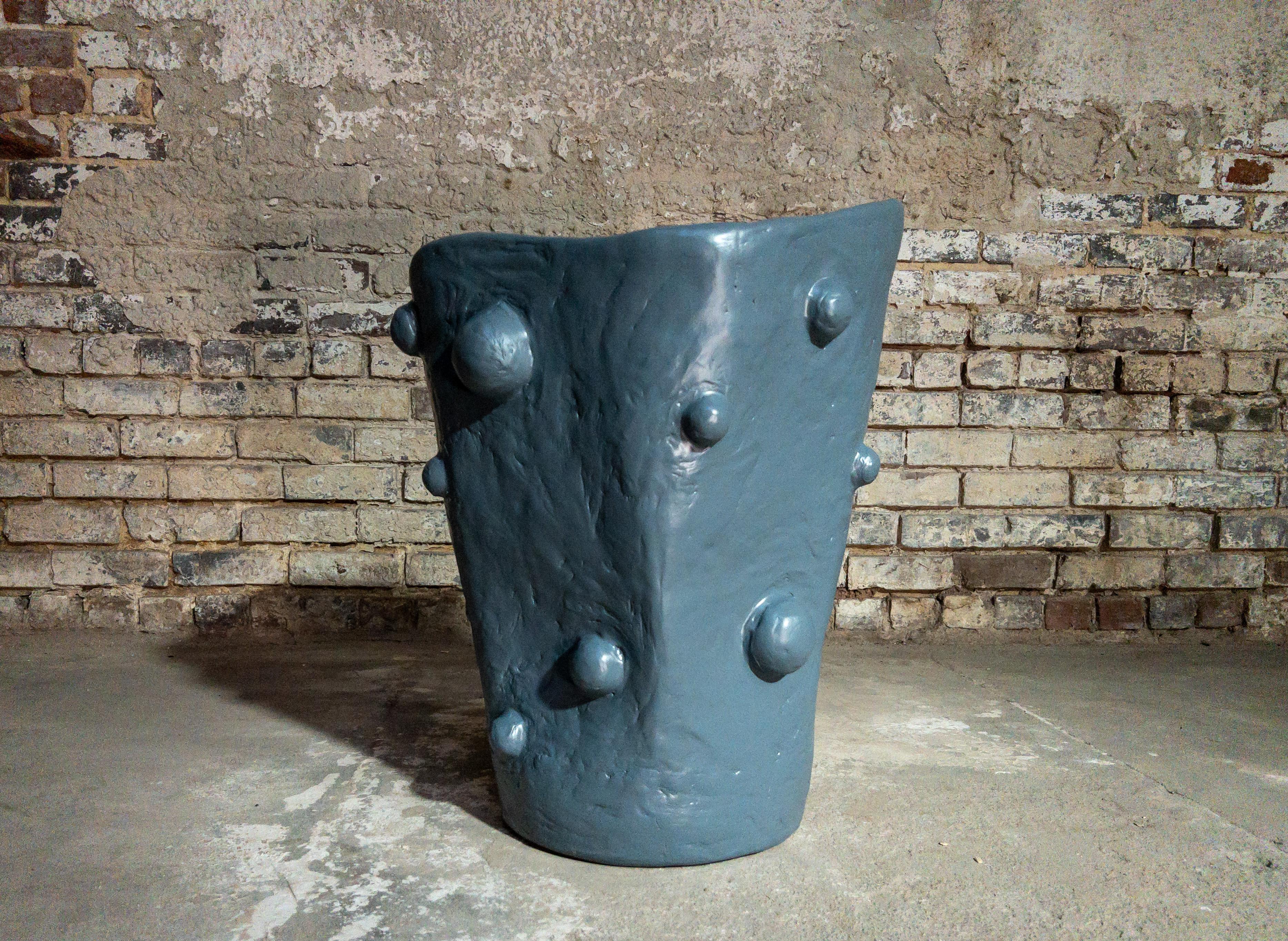 Fait main Medium Breakout Vase in Gypsum & Fiberglass by Brent Warr Studios en vente