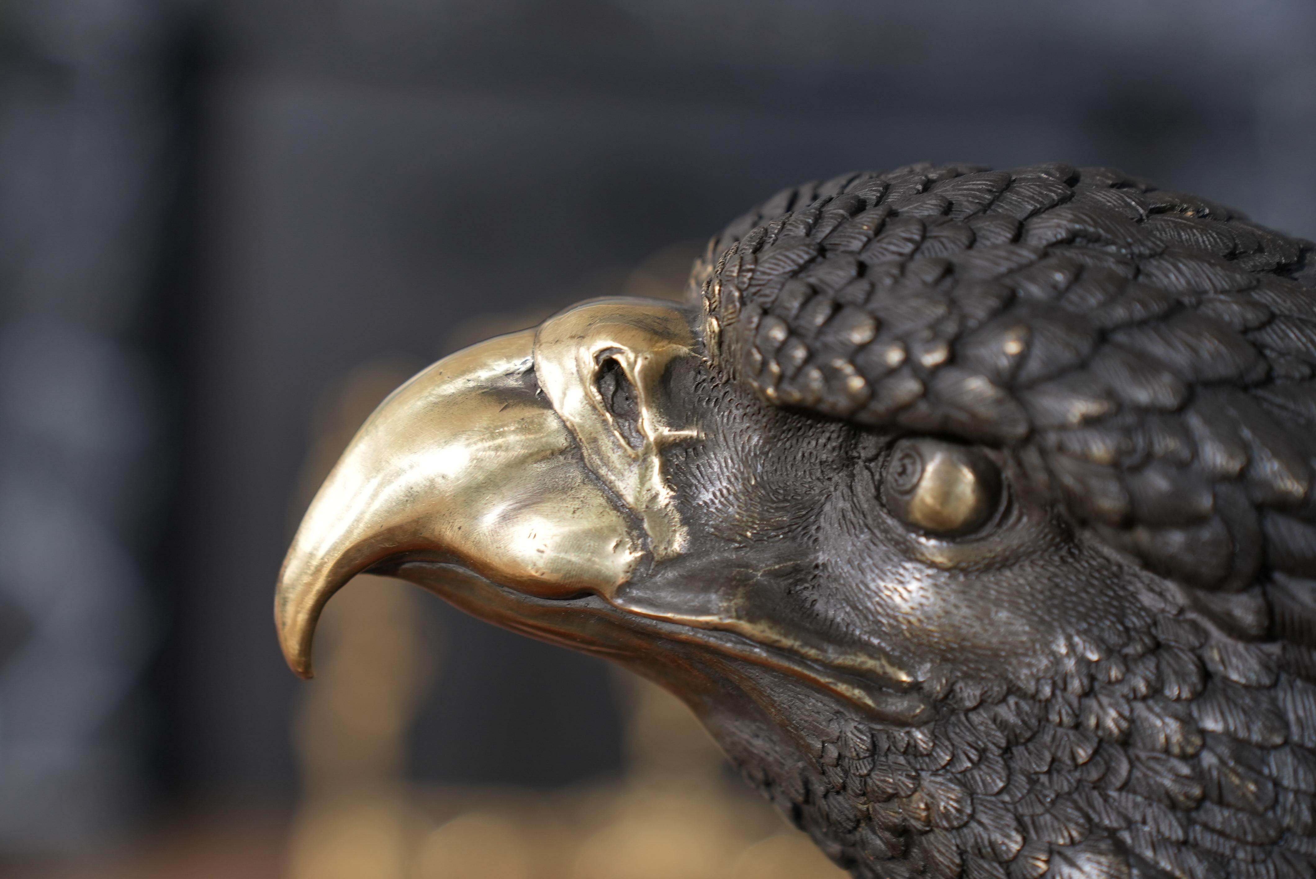 Medium Bronze Eagle Bust on Marble Base In New Condition For Sale In Annville, PA