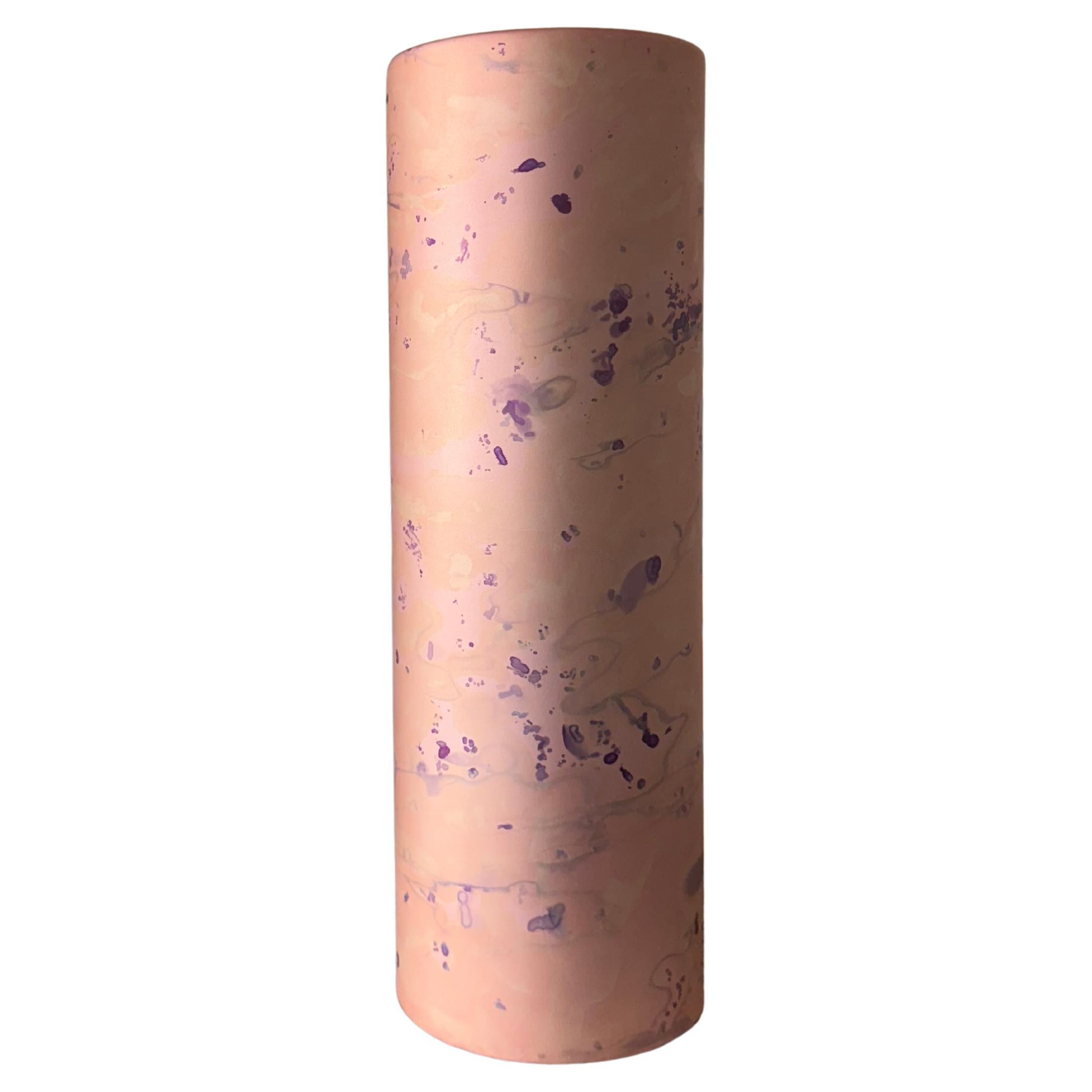 Vase moyen en cambium Aluminium anodisé teinté dans la masse rose clair par Studio Loop Loop