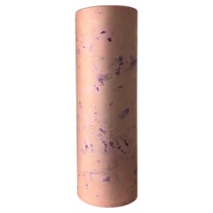 Vase moyen en cambium Aluminium anodisé teinté dans la masse rose clair par Studio Loop Loop