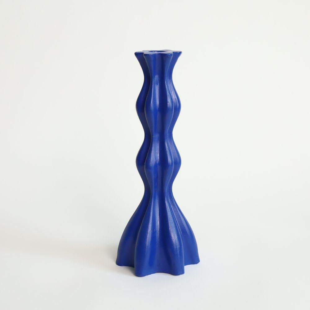 Medium Capillary Waves Candlestick in Cobalt In New Condition For Sale In Brooklyn, NY