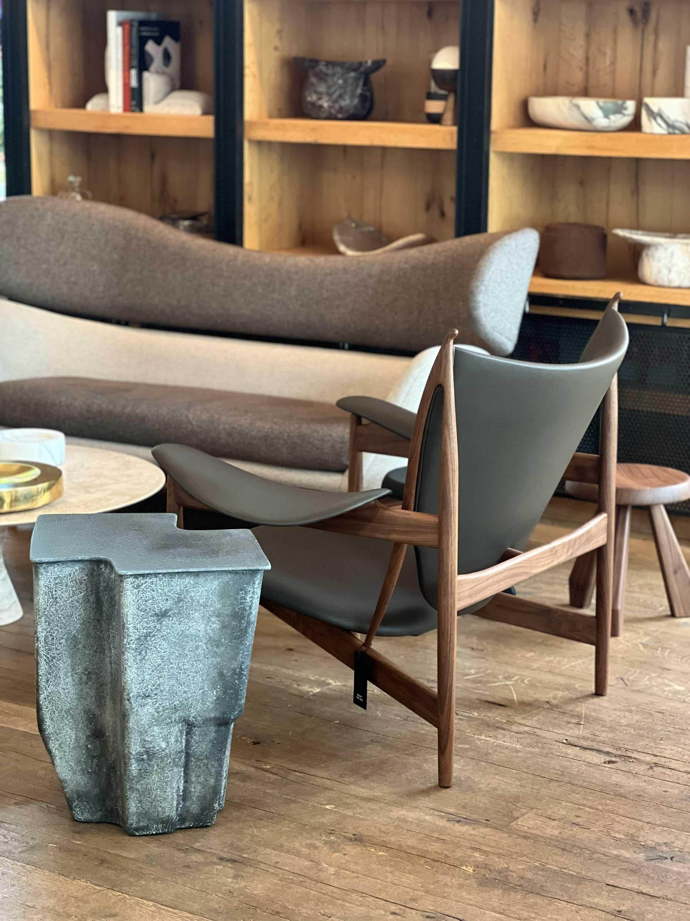 Medium Clam Side Table by VAVA Objects In New Condition For Sale In Sag Harbor, NY