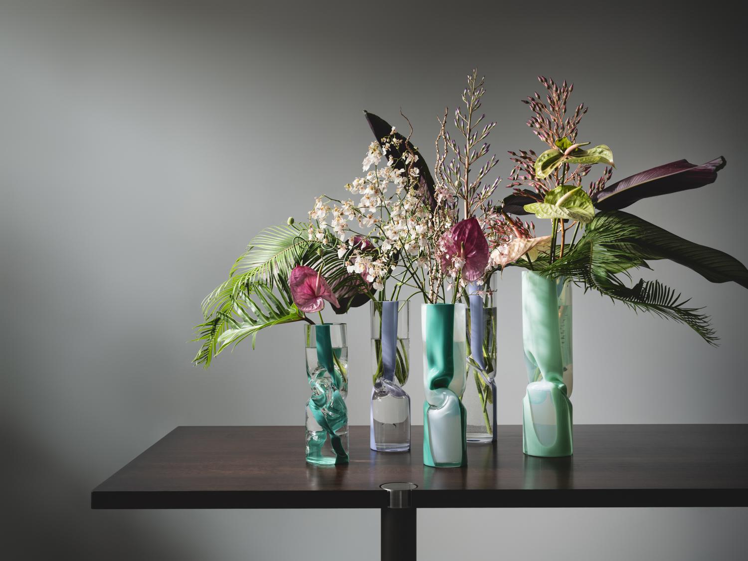 Mittlere Vase aus gepresstem Glas: Zitrone und klares mundgeblasenes Glas von Avram Rusu STUDIO im Angebot 6
