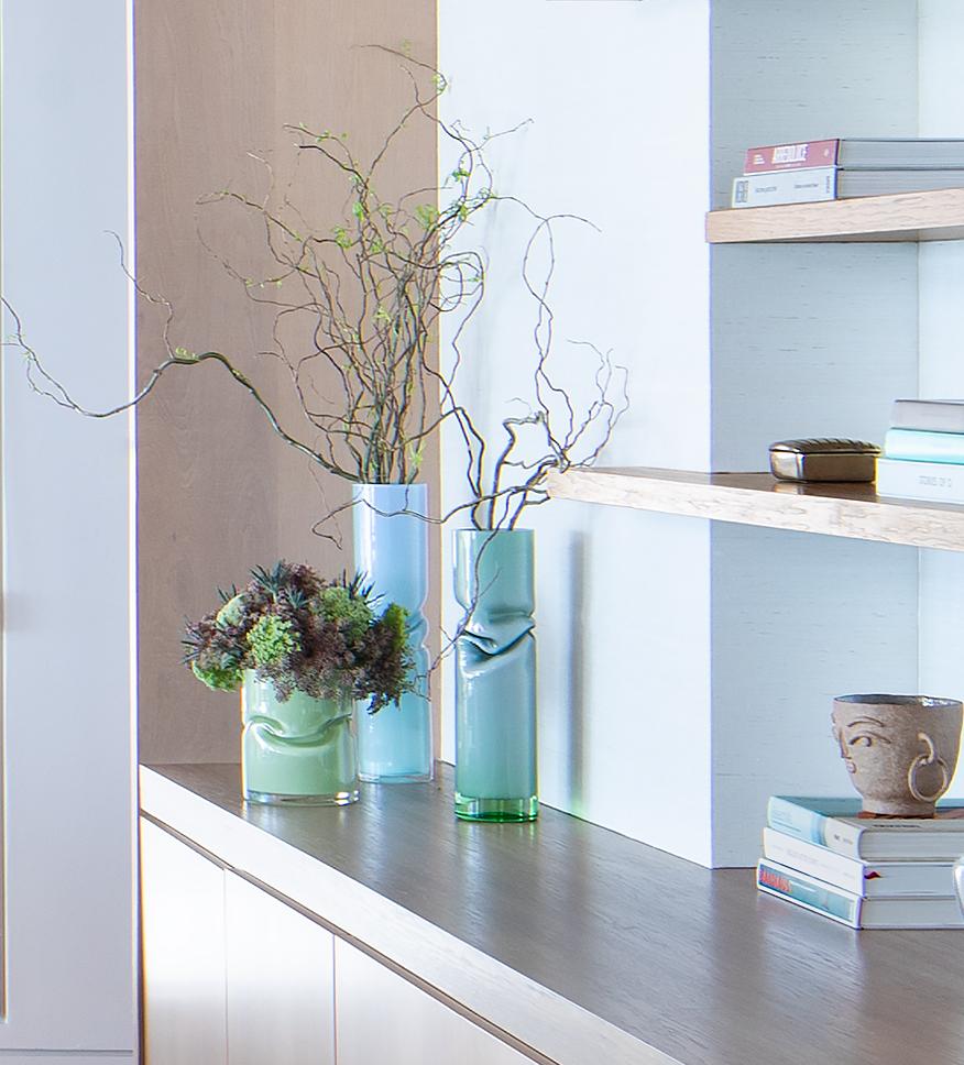 Mittlere Vase aus gepresstem Glas: Zitrone und klares mundgeblasenes Glas von Avram Rusu STUDIO im Angebot 7