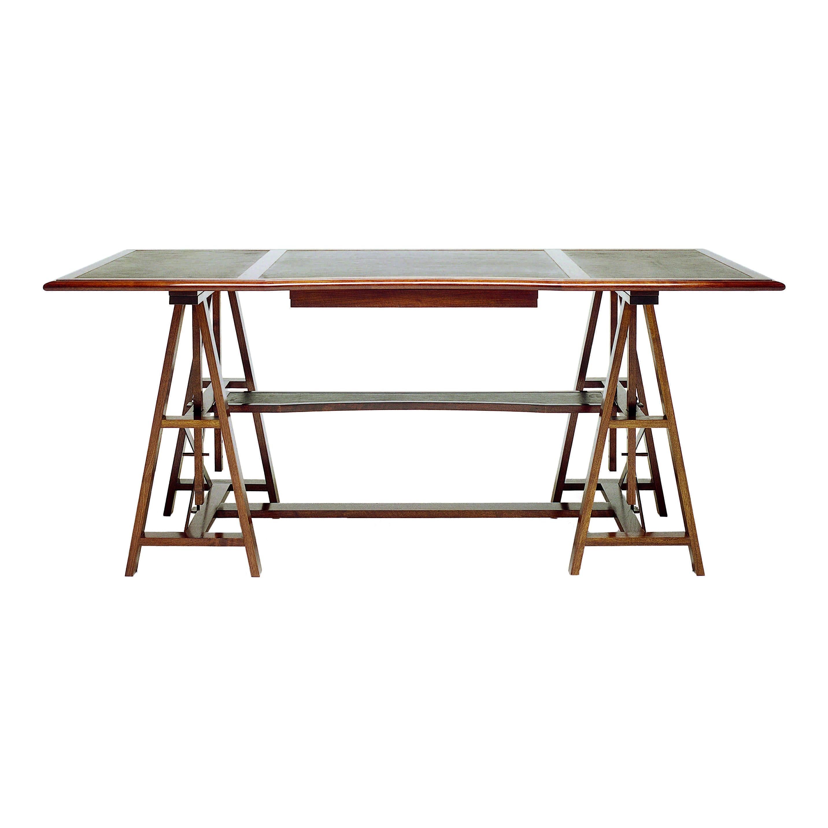 Mittelgroßer verstellbarer Schreibtisch aus dunklem Nussbaumholz mit Einlagen aus schwarzem oder braunem Leder