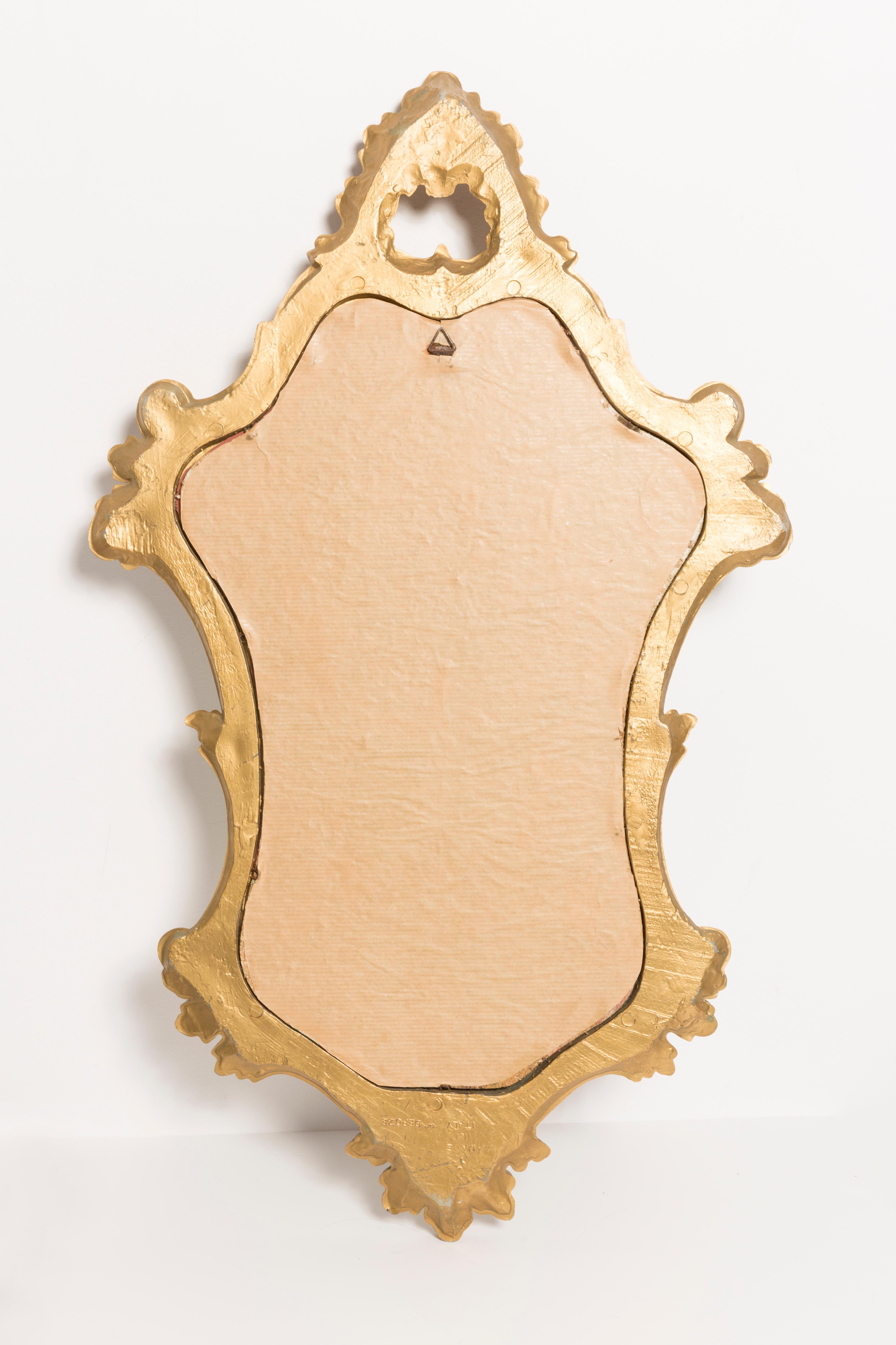 Medium Decorative Vintage Mirror in Gold Frame with Flowers, Italy, 1960s In Good Condition In 05-080 Hornowek, PL