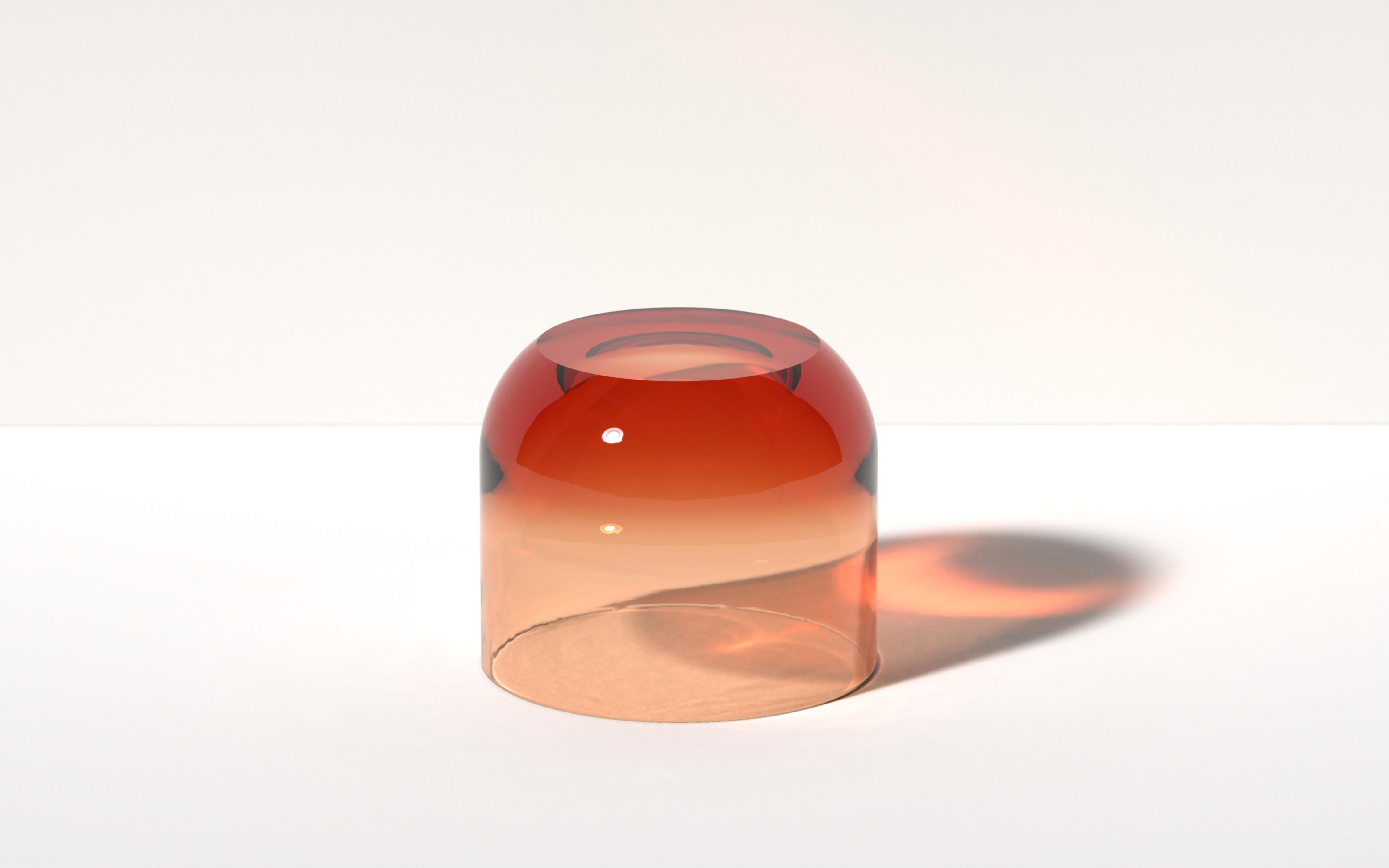 Tavolino medio in resina con goccia di rugiada, Ian Cochran, Rappresentato da Tuleste Factory

Progettata per essere un tavolo o uno sgabello, la goccia di rugiada è disponibile in diversi colori e altezze. Le opere d'arte sono entusiasmanti e