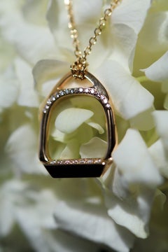 Medium Diamond-Stride Stirrup Equestrian Necklace