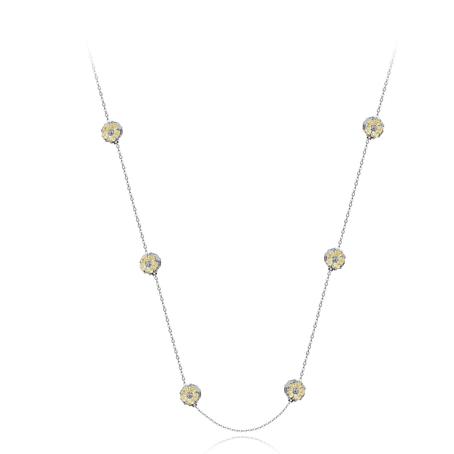 Women's Medium Doublesided Blossom Chain Necklace For Sale