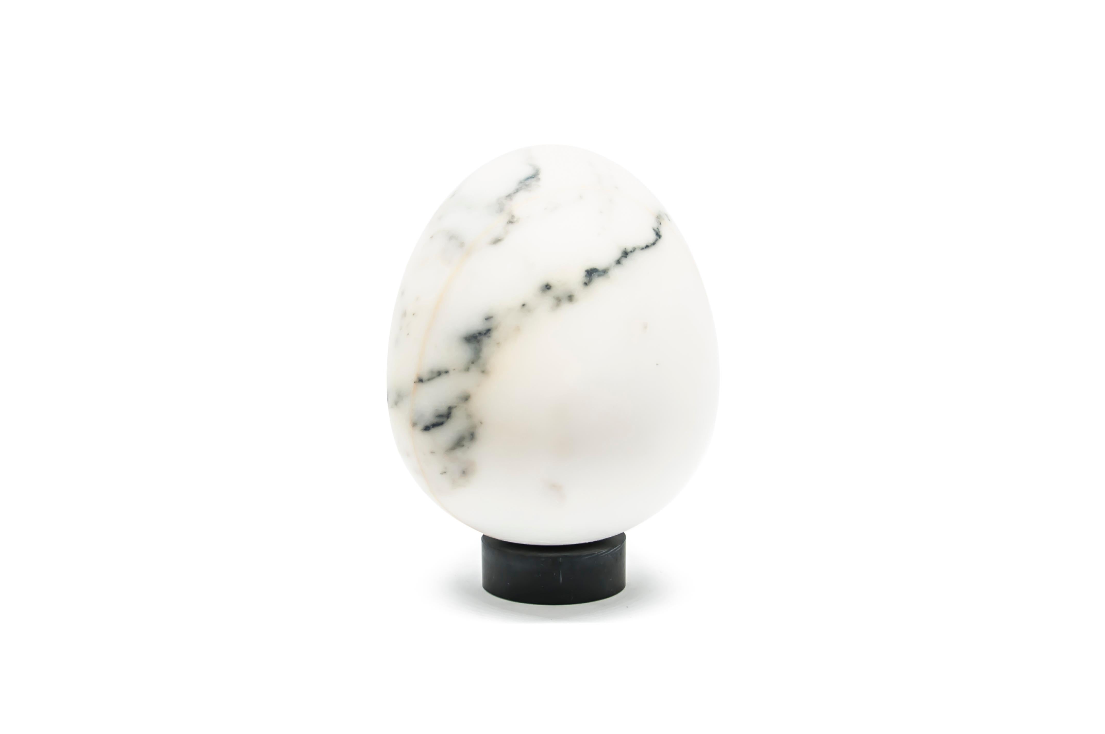Handmade Decorative Medium Egg with Base in Paonazzo Marble In New Condition For Sale In Carrara, IT