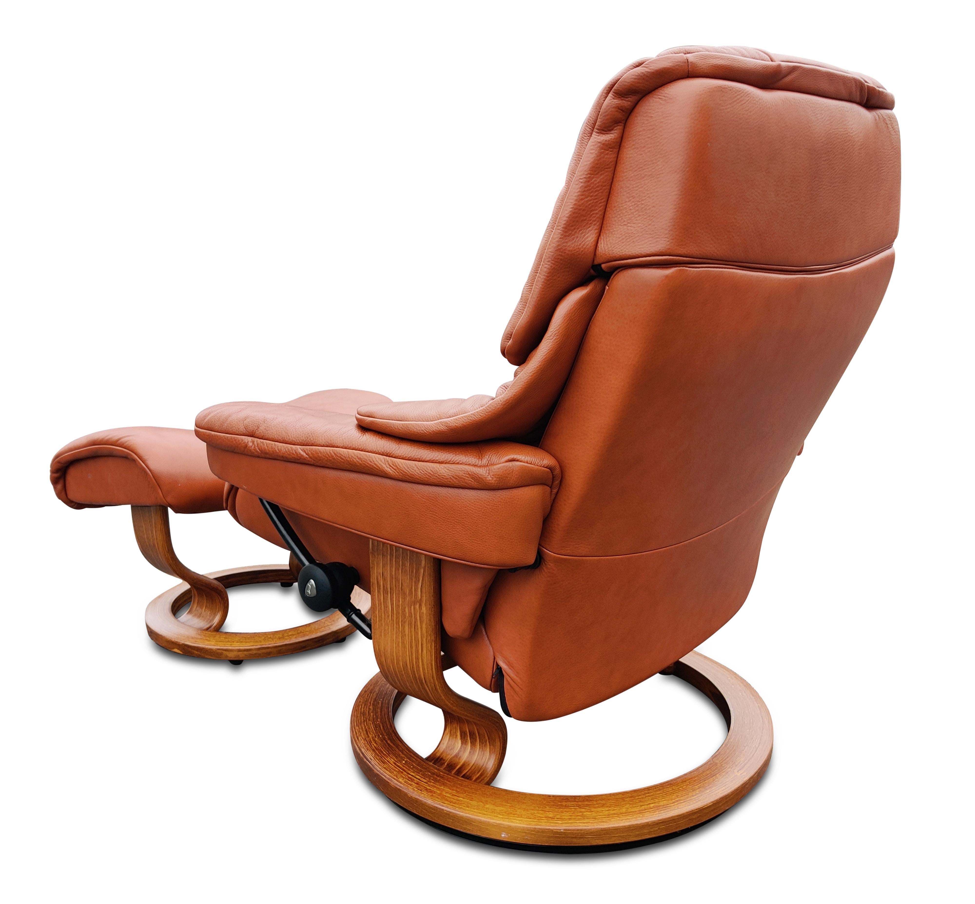 Enameled Medium Ekornes Stressless Reno Brown Leather Recliner or Lounge & Ottoman