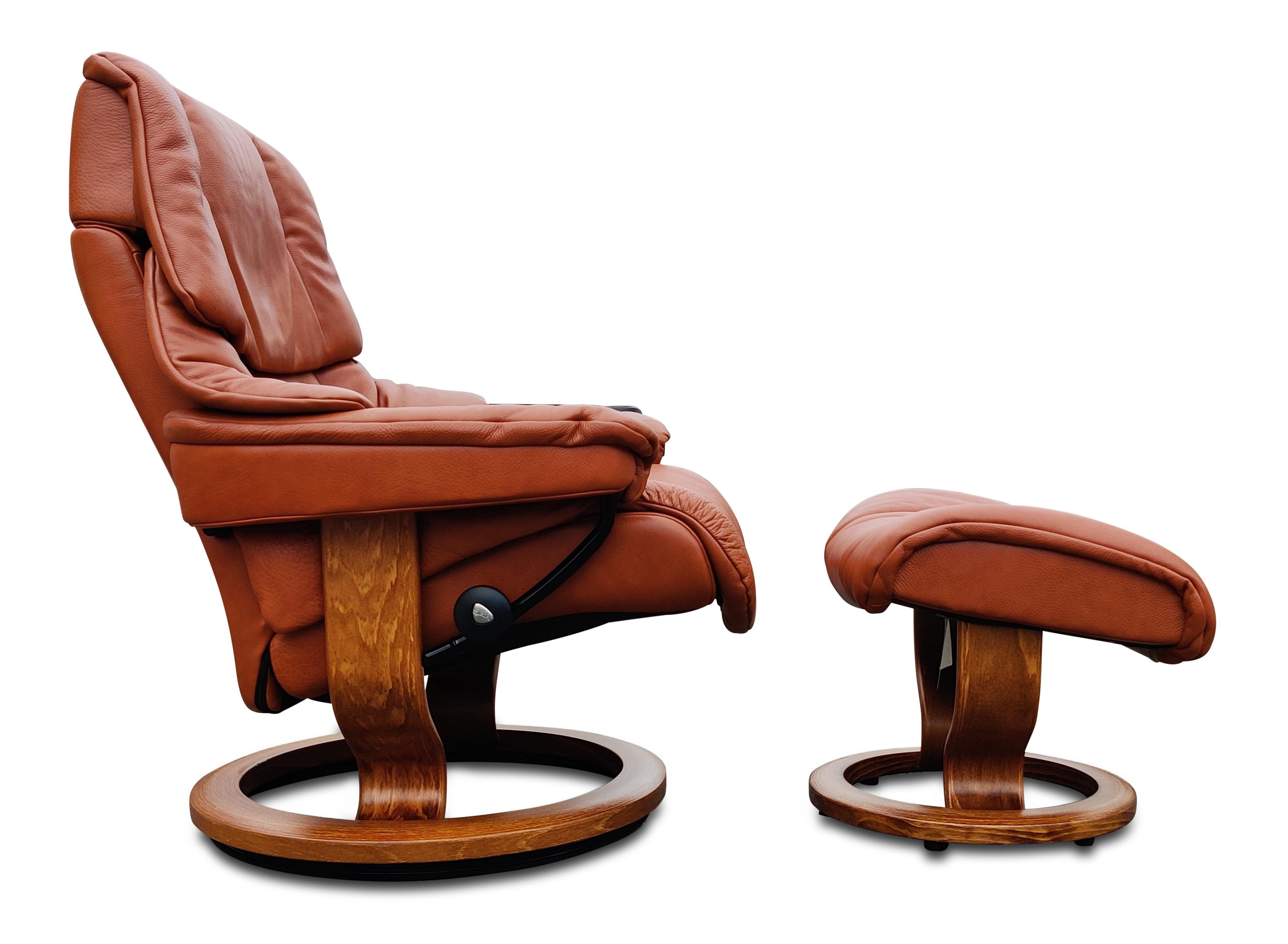 Contemporary Medium Ekornes Stressless Reno Brown Leather Recliner or Lounge & Ottoman