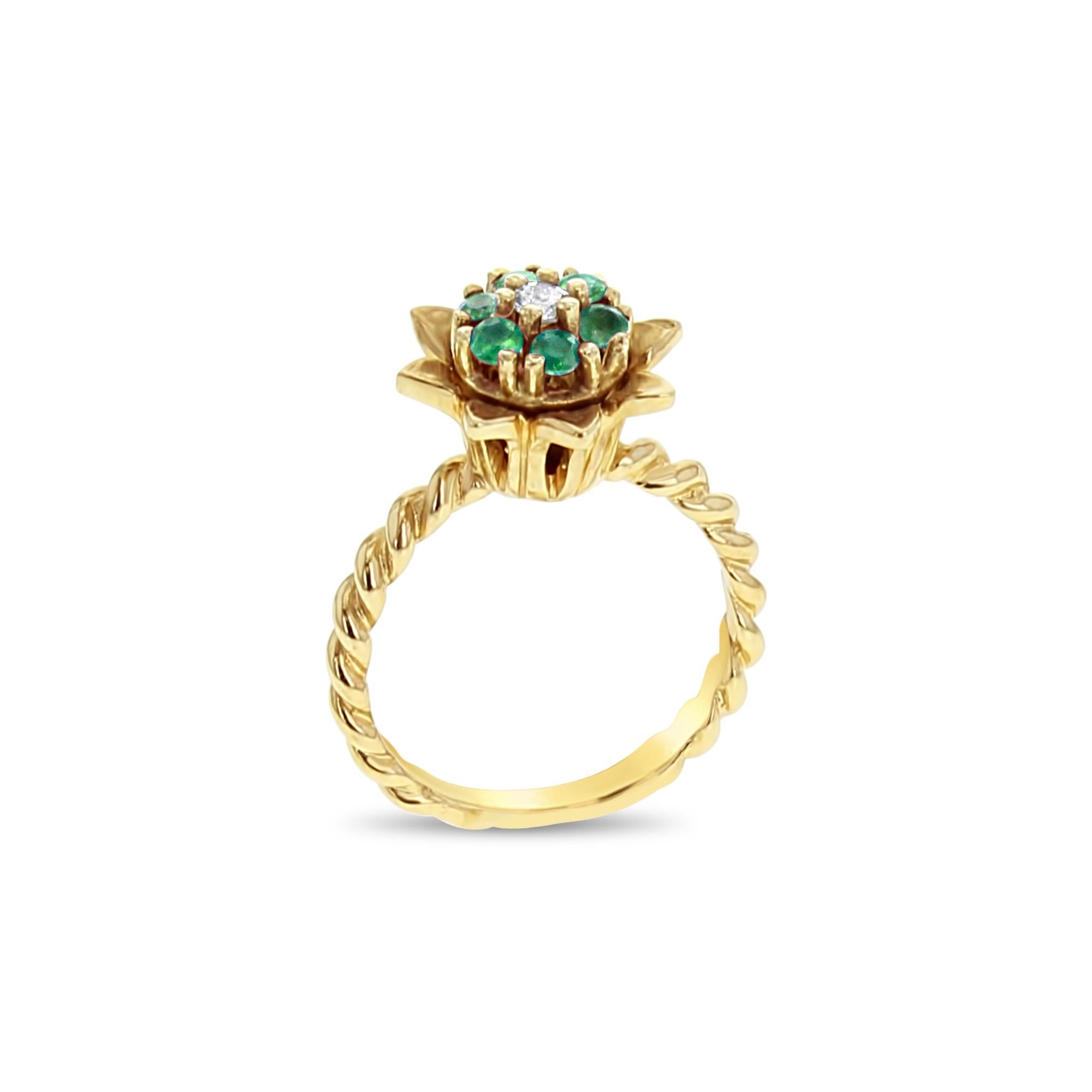 Mittelgroßer Tulpenring mit Smaragd oder Rubin 14k Gelbgold im Zustand „Neu“ im Angebot in Sugar Land, TX