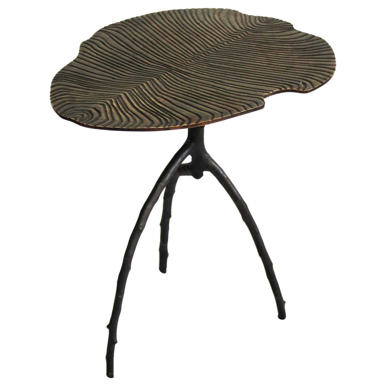 Medium fossil side table by Plumbum 
Signed by Eric Gizard and Plumbum
Dimensions: 16.53