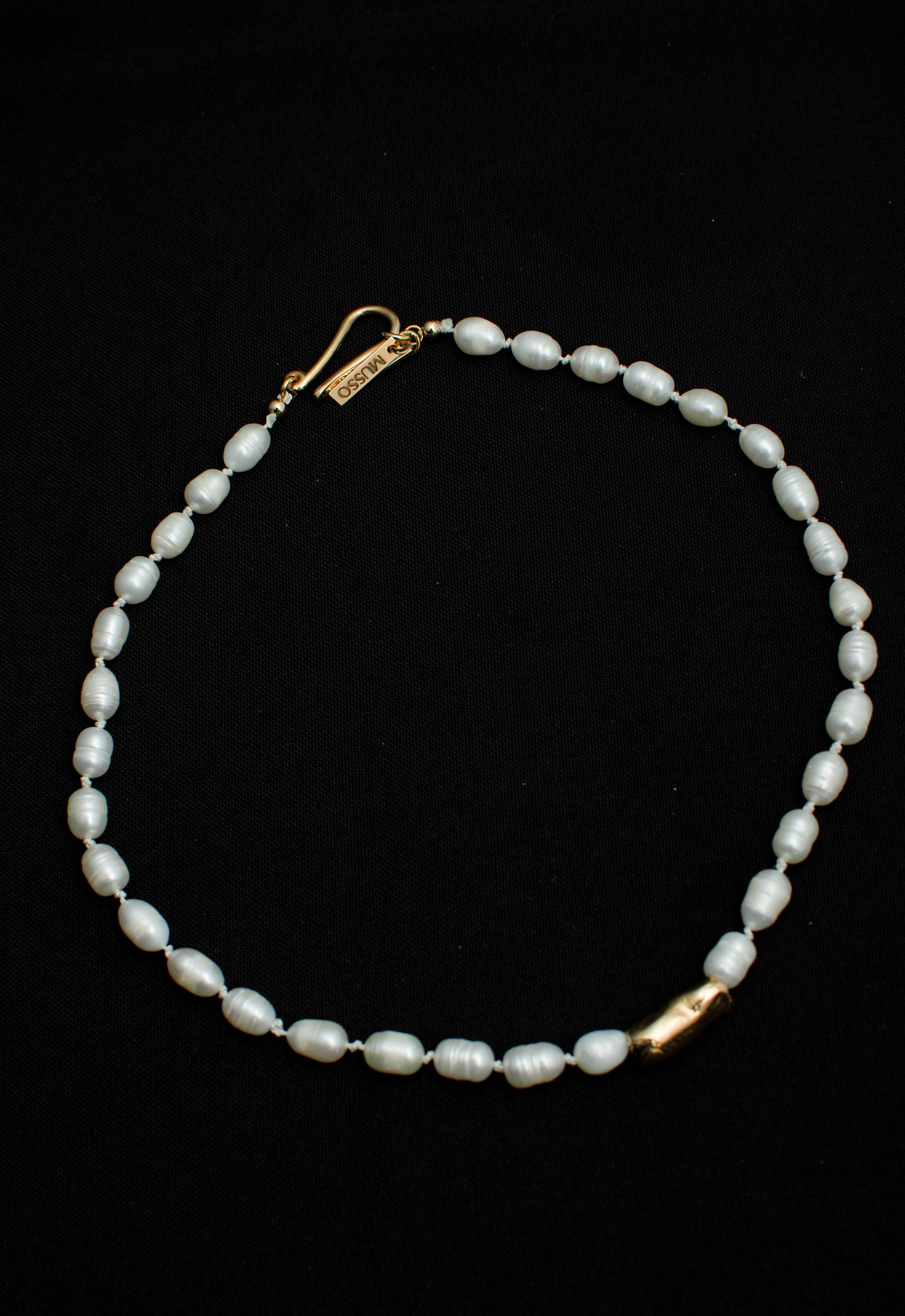 Uncut Medium freshwater pearl necklace For Sale