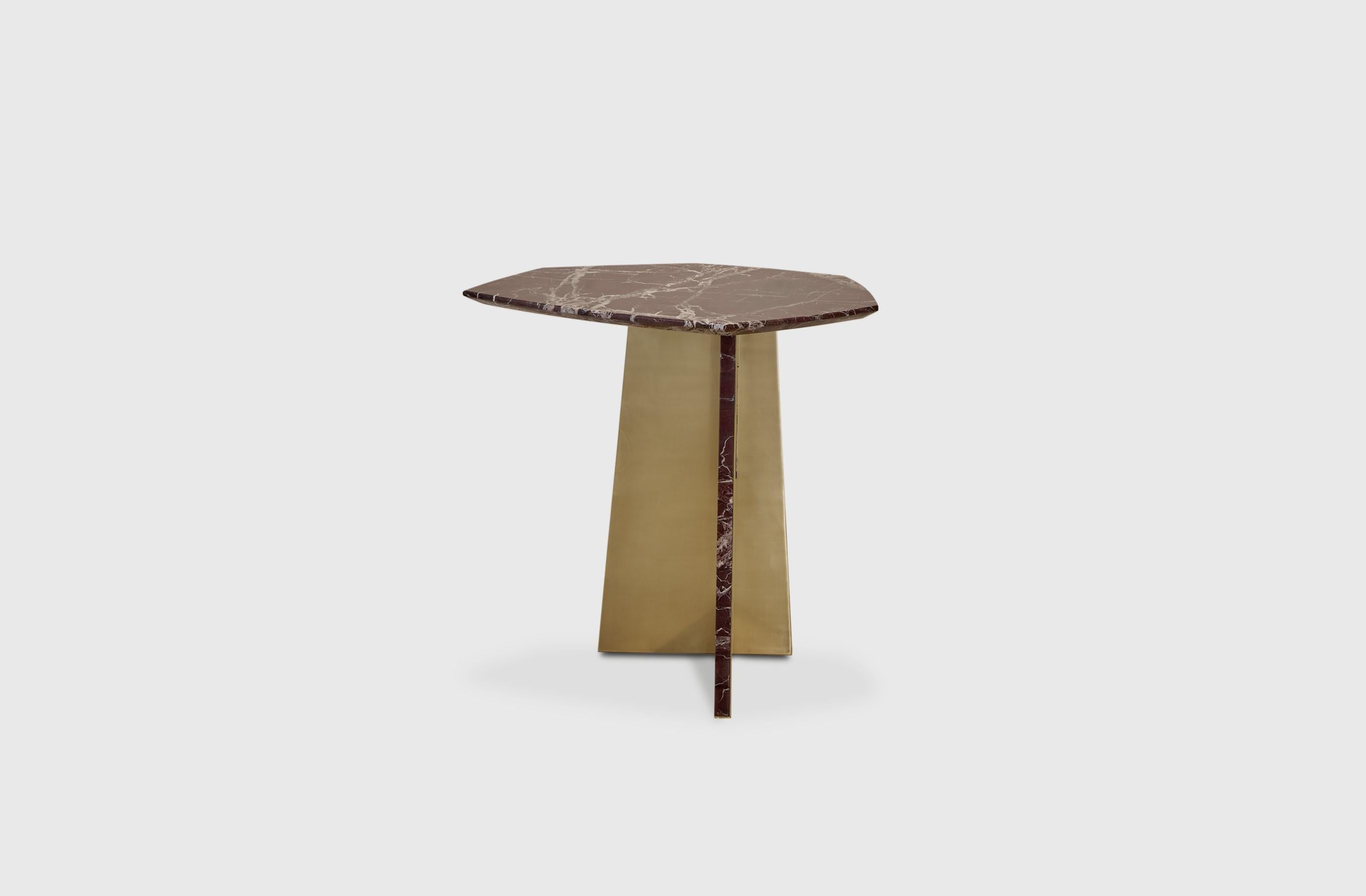 Autre Table d'appoint en marbre géométrique de taille moyenne par Atra Design en vente