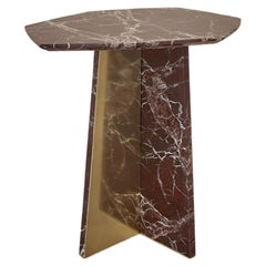 Mesa auxiliar geométrica mediana de mármol de Atra Design