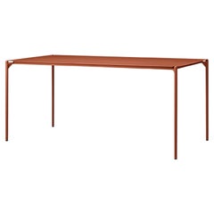 Table minimaliste à pain à gingembre de taille moyenne