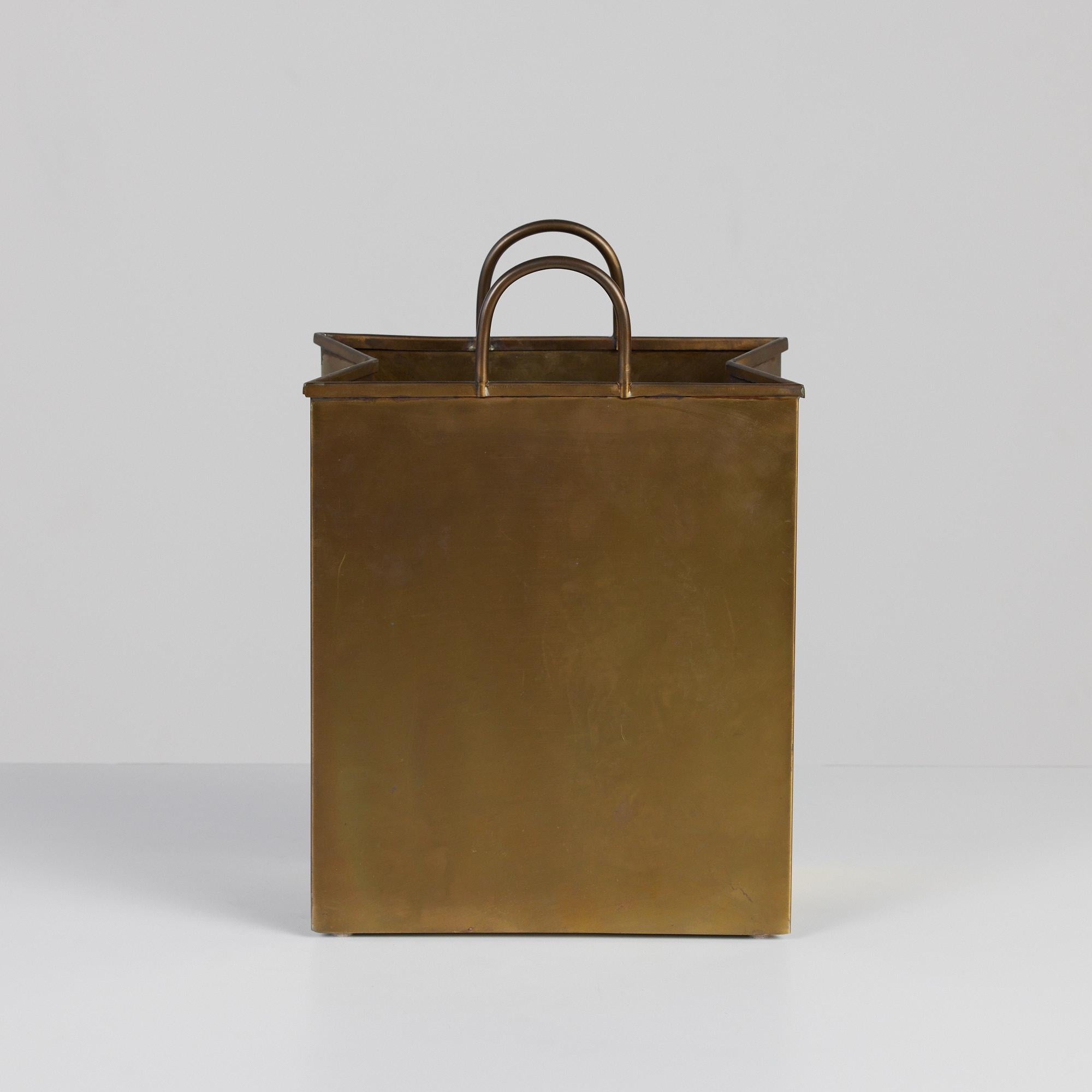 Medium Gio Ponti Attributed Patinated Brass Shopping Bag In Good Condition In Los Angeles, CA