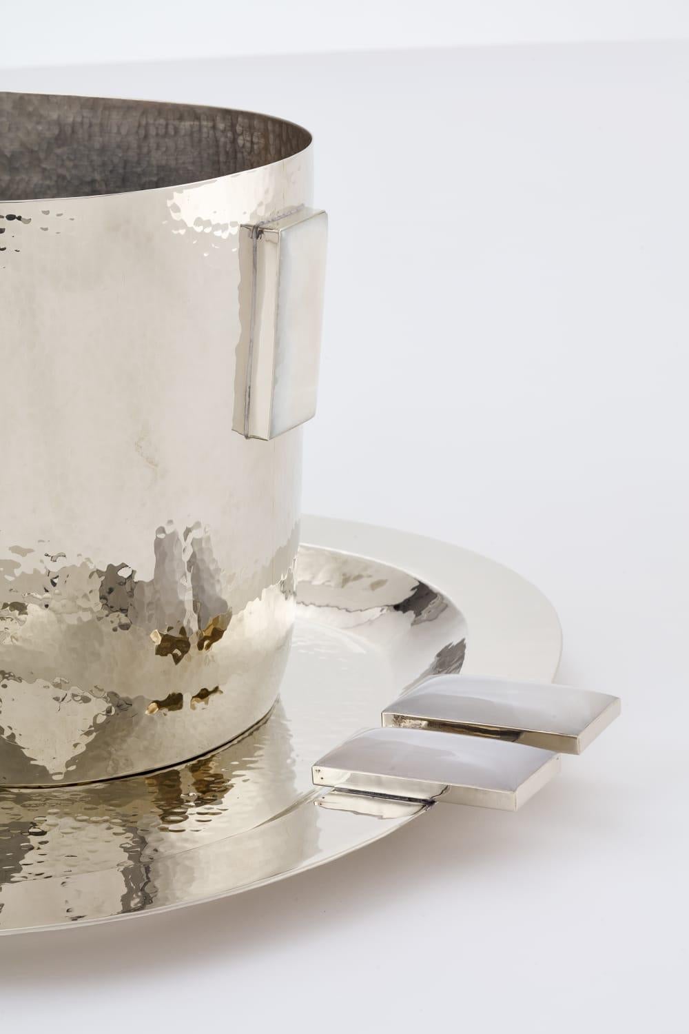 Modern Medium Glaciar Silver Alpaca & Cream Onyx Stone Champagne Bucket For Sale