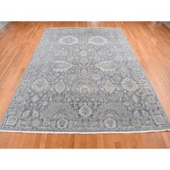 Medium Grauer handgeknüpfter Oushak-Influence-Seidenteppich mit Wollteppich 9'0" x 11'10" in Grau