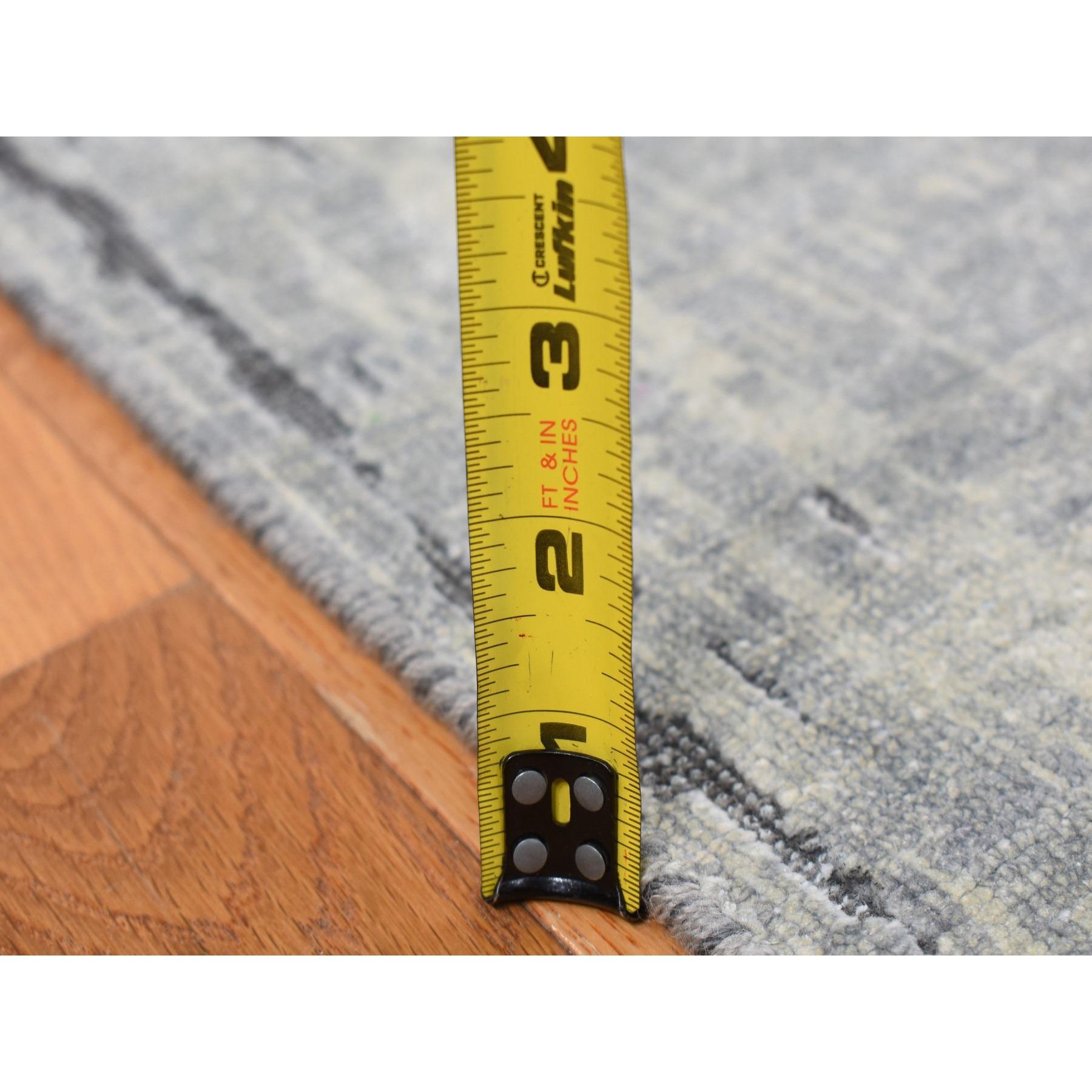 Tappeto grigio medio verticale Design/One in pura seta annodato a mano 9'0