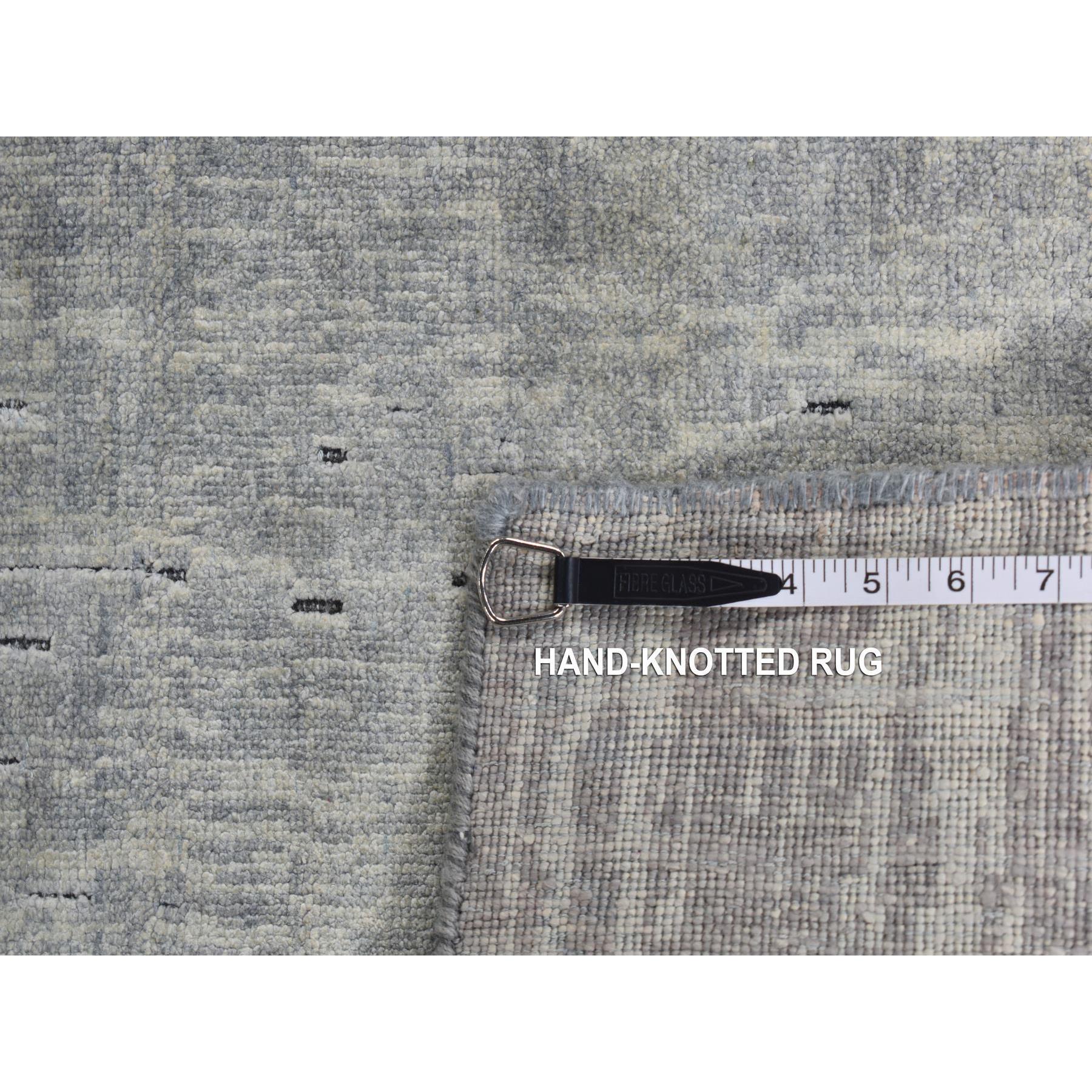 Tappeto grigio medio verticale Design/One in pura seta annodato a mano 9'0