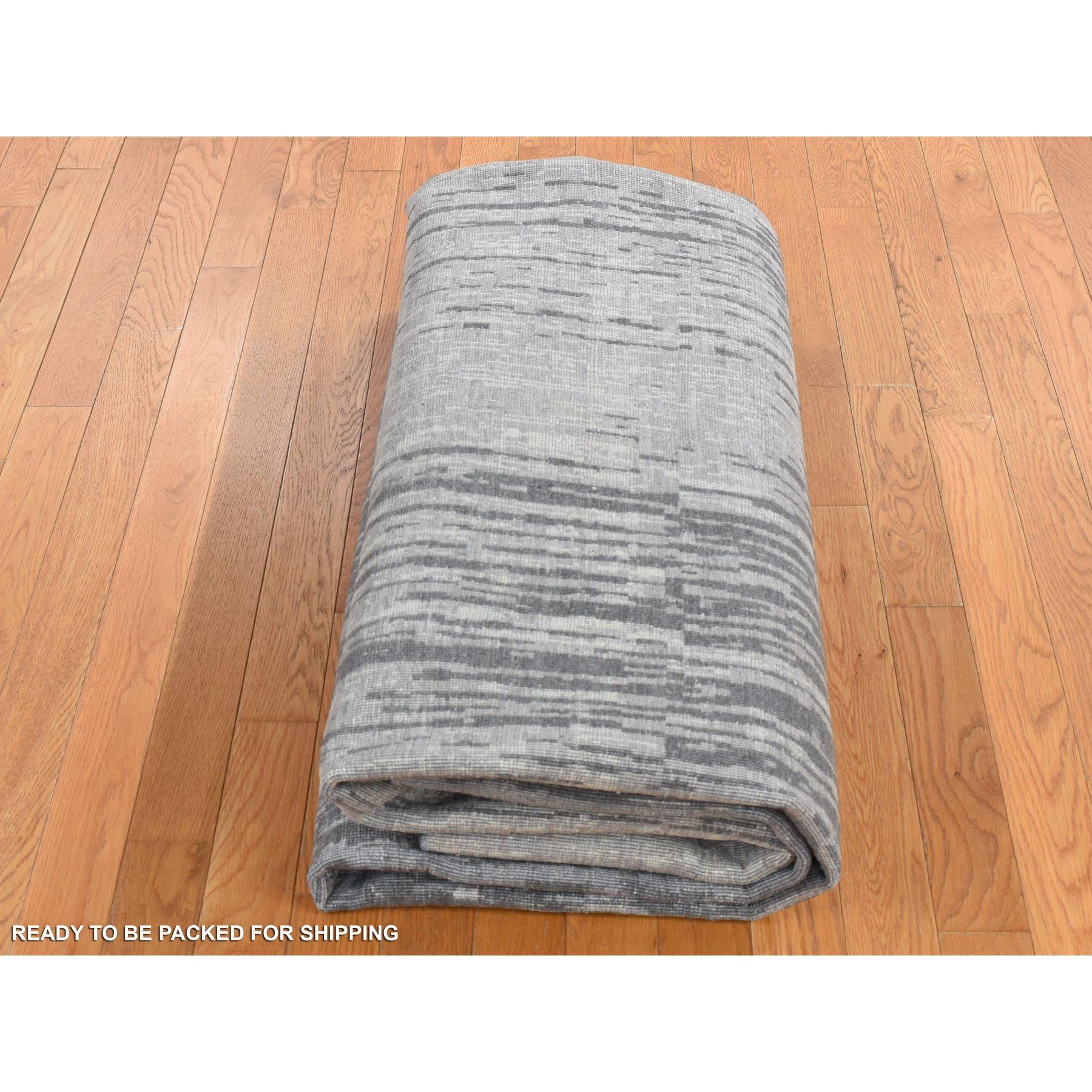 Tappeto grigio medio verticale Design/One in pura seta annodato a mano 9'0