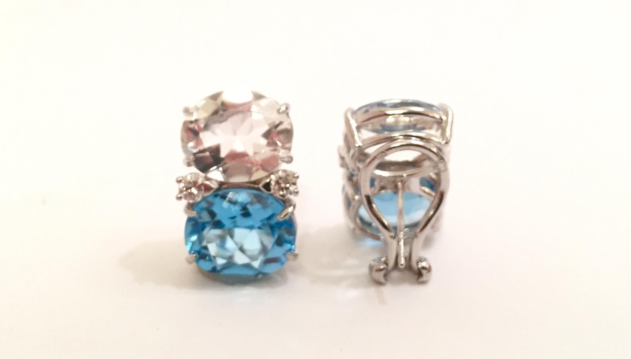 Contemporain Boucles d'oreilles GUM DROP™ de taille moyenne en cristal de roche et topaze bleue et diamants en vente