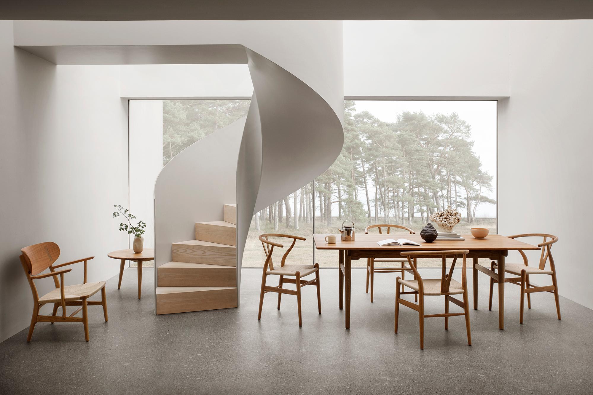 Huilé Table basse moyenne Hans Wegner 'CH008' en noyer et huile pour Carl Hansen & Son en vente